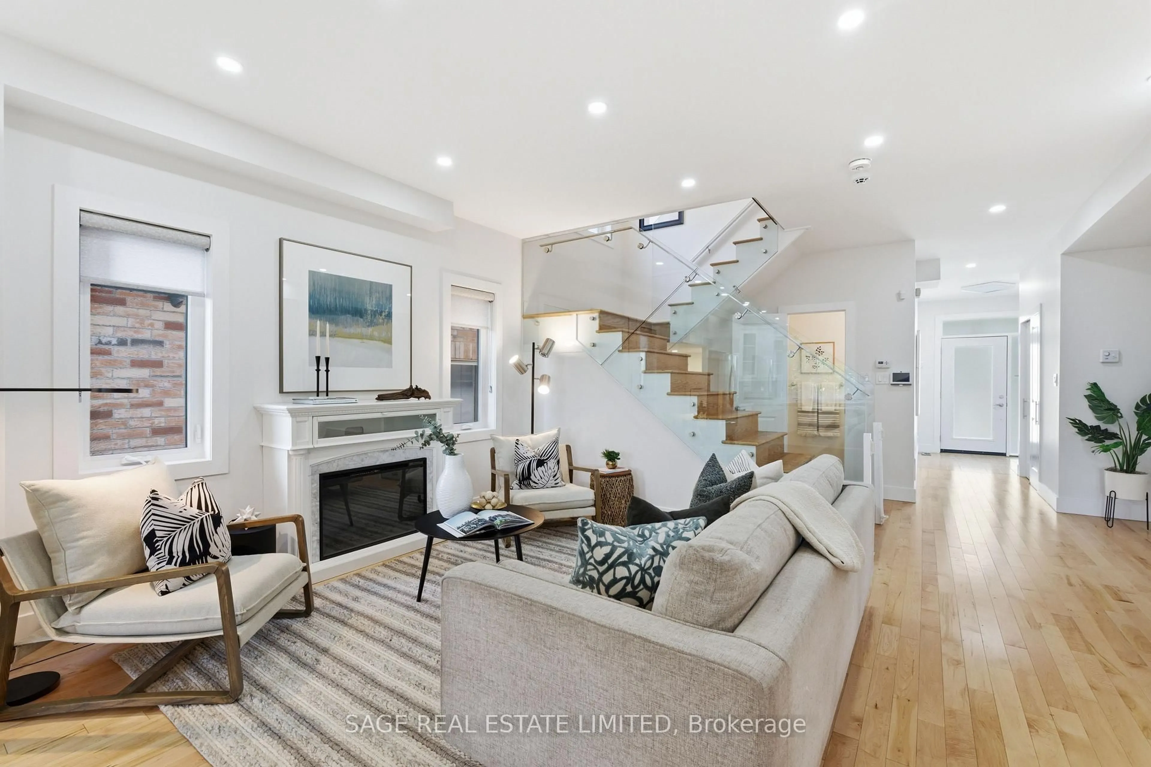 Living room with furniture, unknown for 5A Adair Rd, Toronto Ontario M4B 1V4