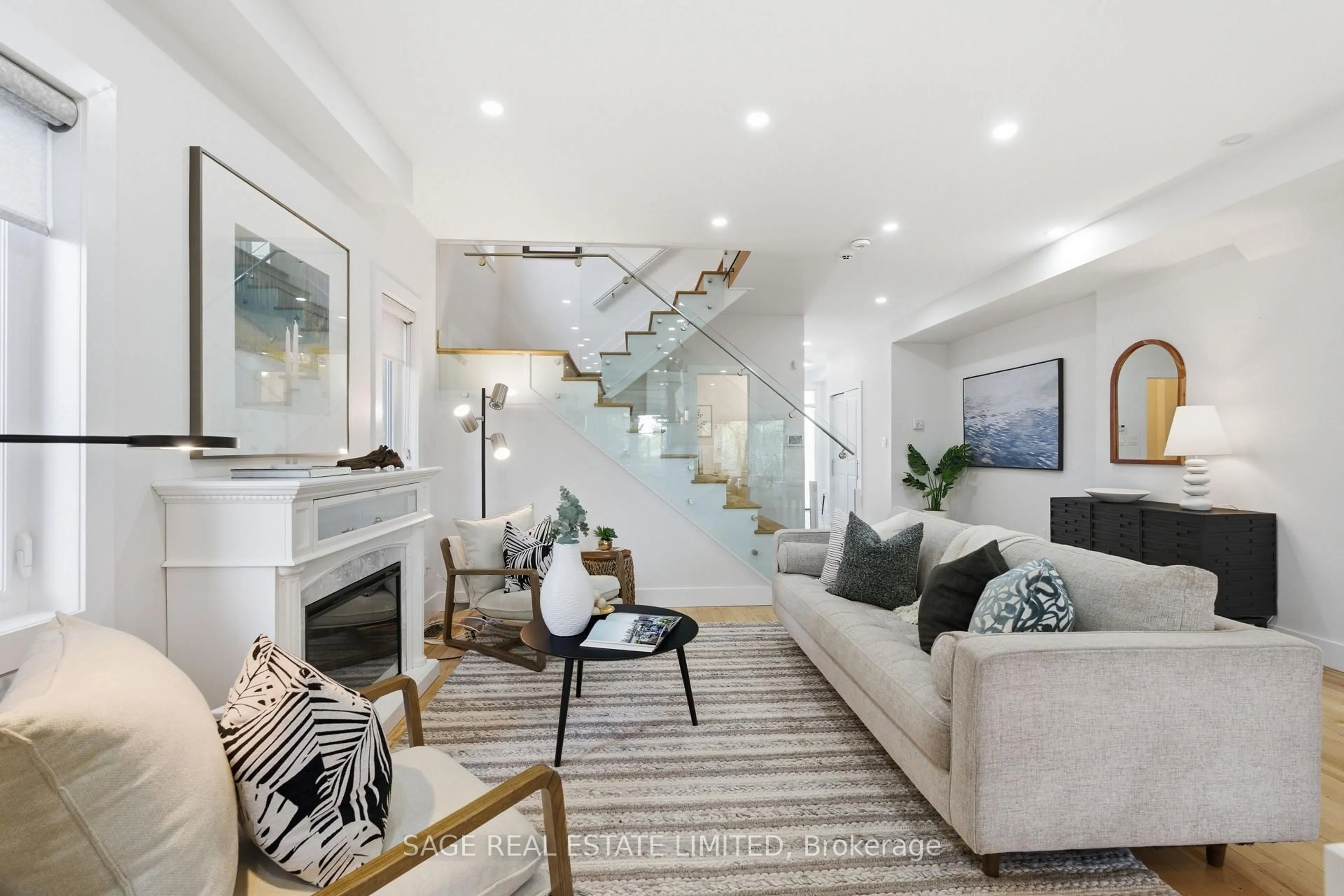 Living room with furniture, unknown for 5A Adair Rd, Toronto Ontario M4B 1V4
