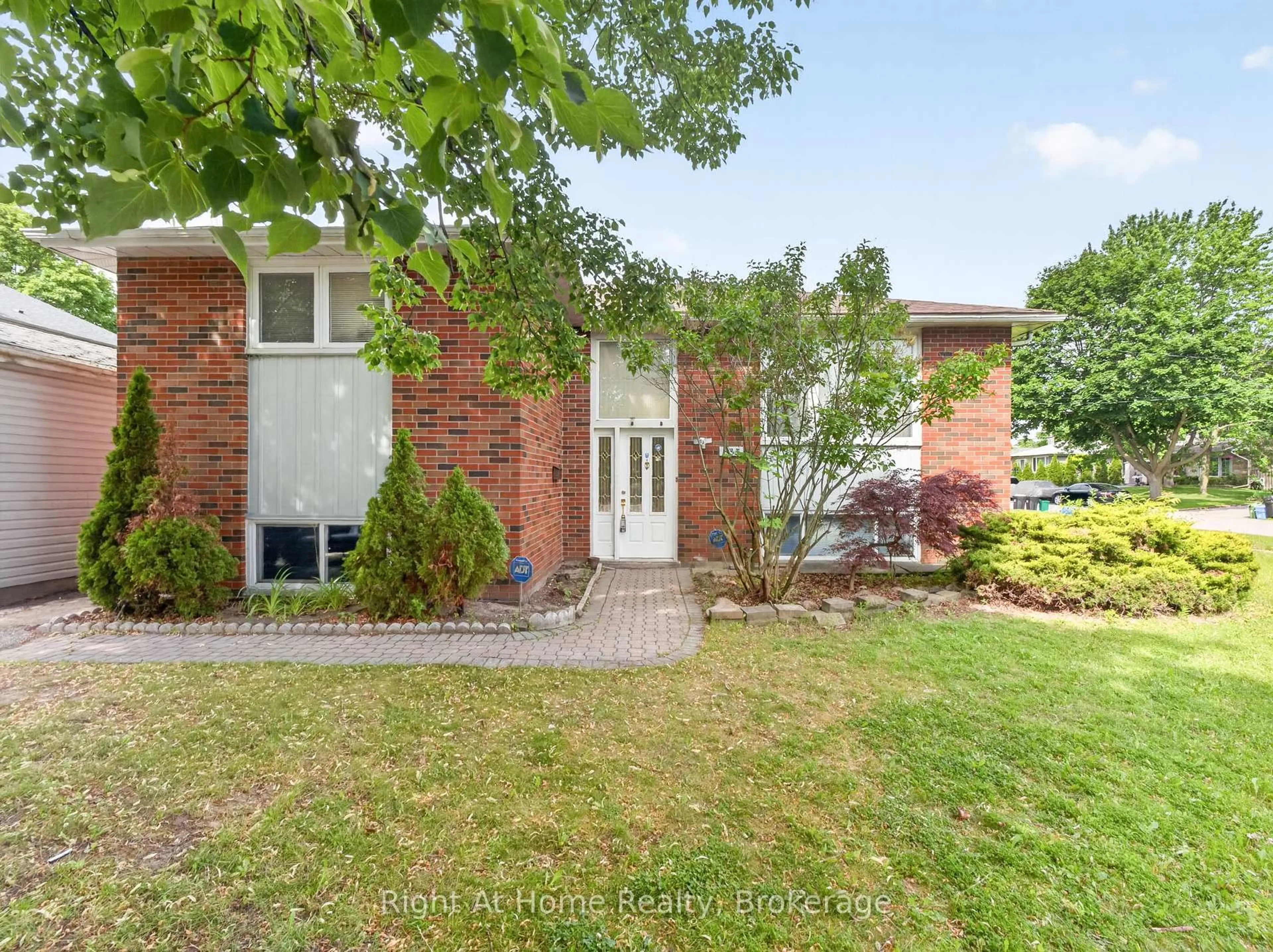 Home with brick exterior material, street for 833 Vicki Dr, Pickering Ontario L1W 2J4