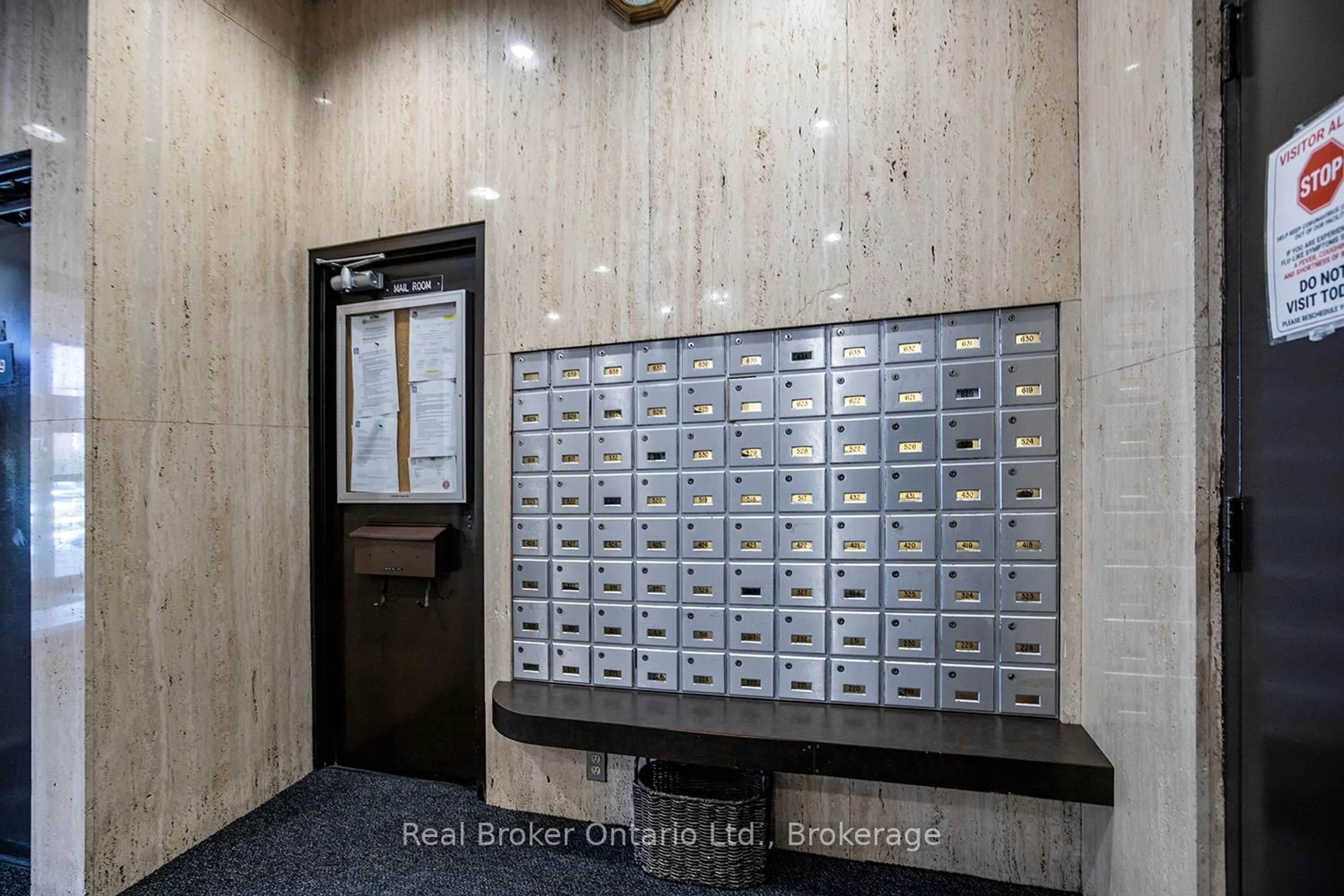 Indoor foyer for 50 Richmond St #623, Oshawa Ontario L1G 7C7