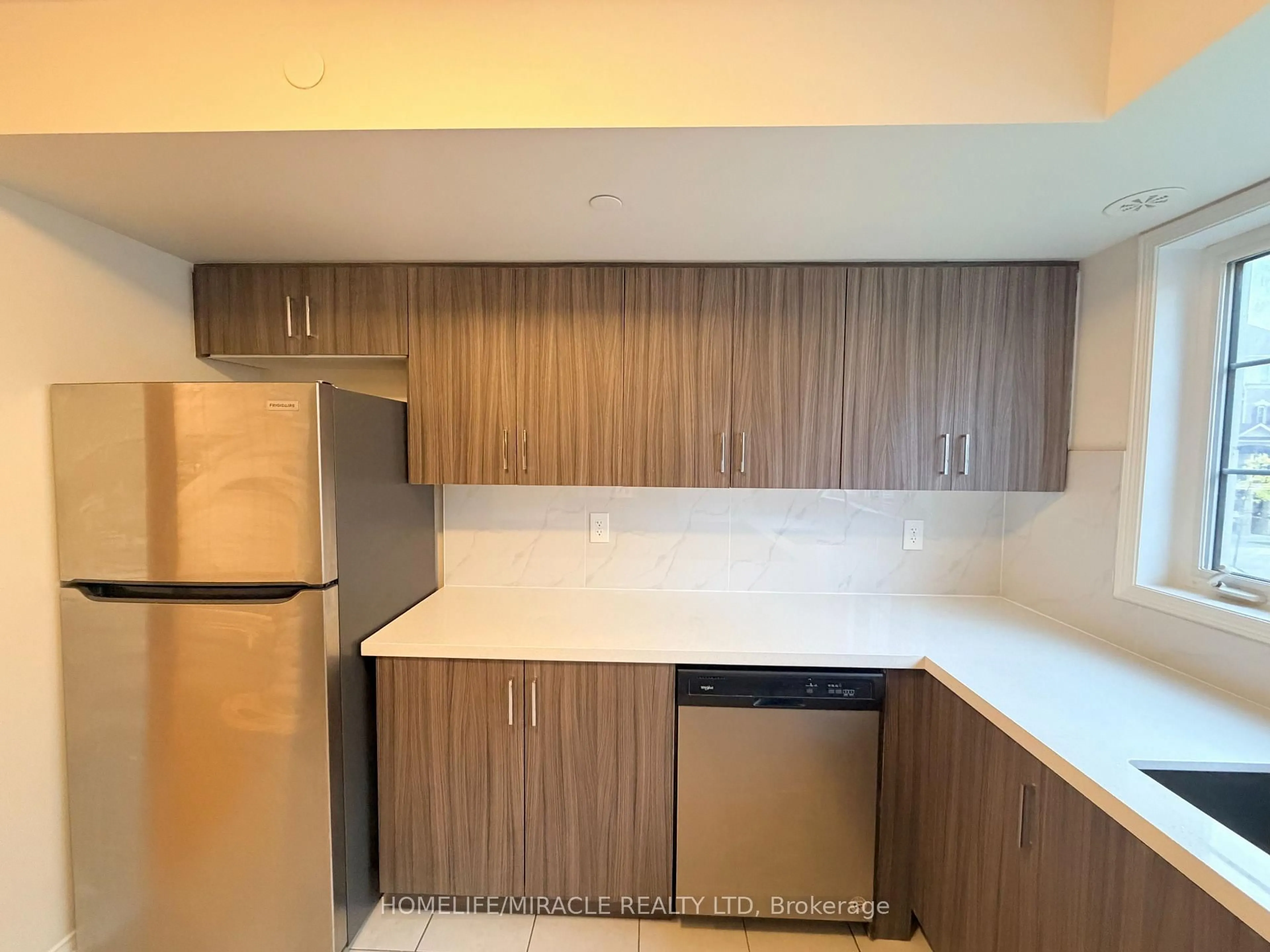 Standard kitchen, unknown for 35 Glenstal Path #265, Oshawa Ontario L1L 0L2