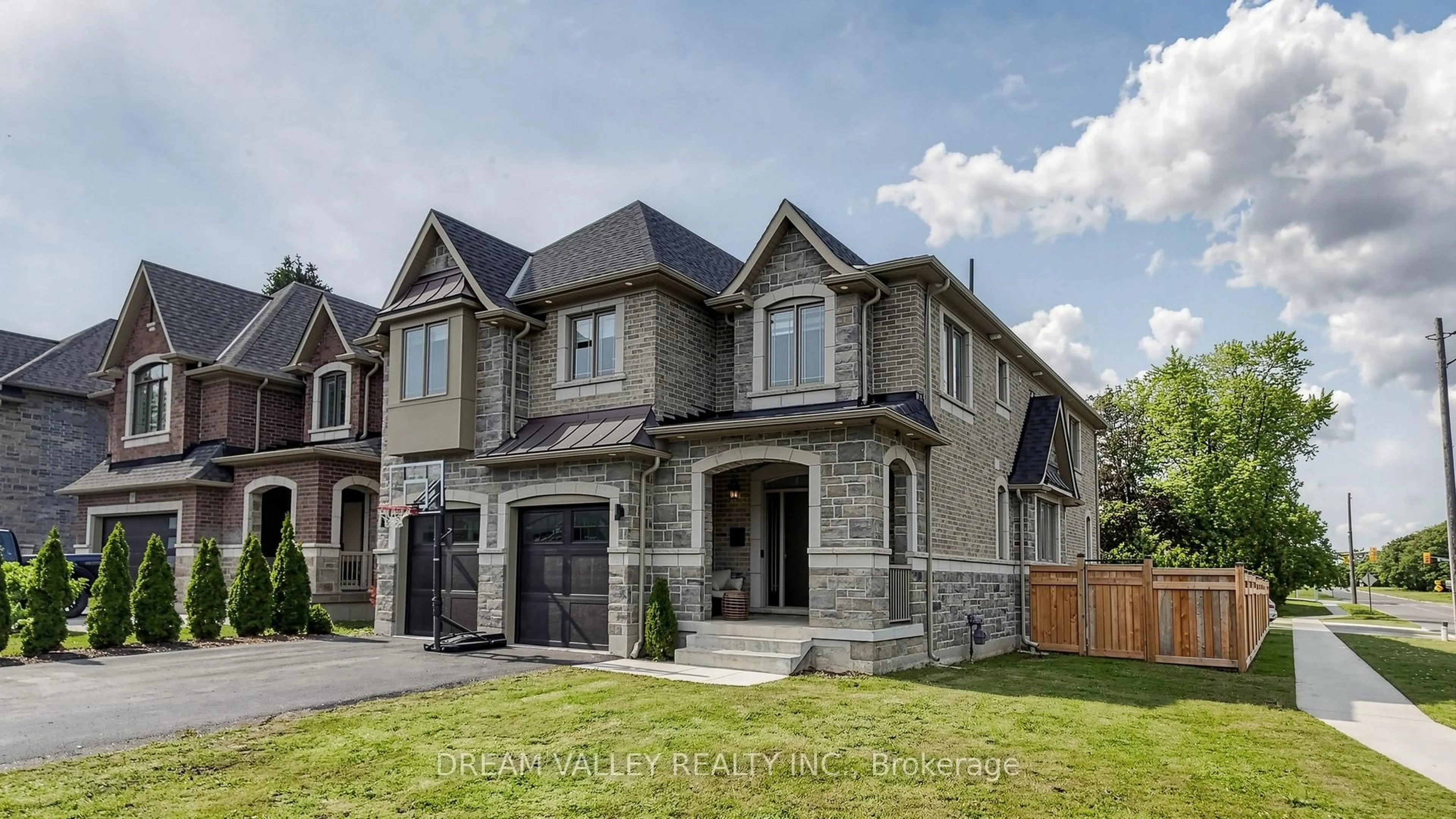Home with brick exterior material, street for 224 Severn St, Oshawa Ontario L1J 8H7