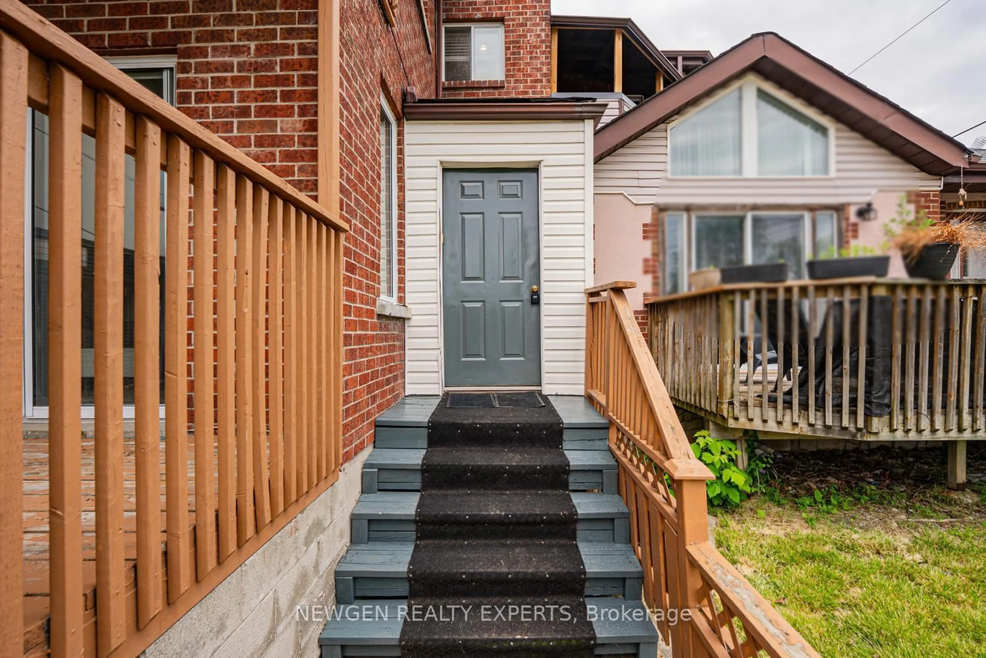 Unknown for 592A Danforth Rd, Toronto Ontario M1K 1E6