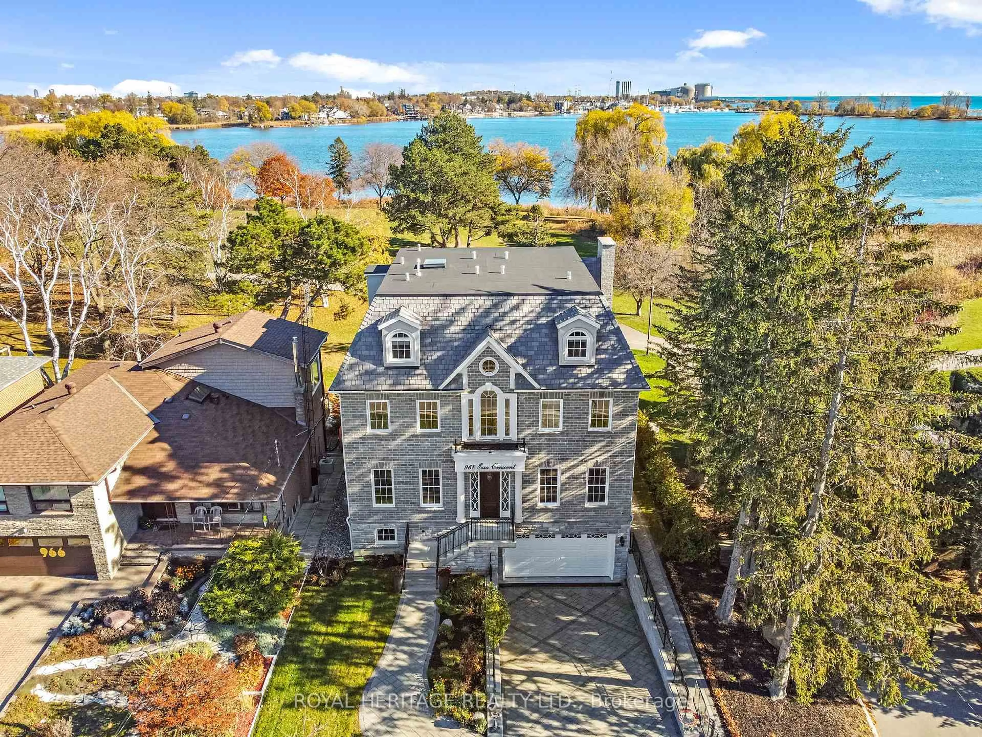 A pic from outside/outdoor area/front of a property/back of a property/a pic from drone, water/lake/river/ocean view for 968 Essa Cres, Pickering Ontario L1W 2J1