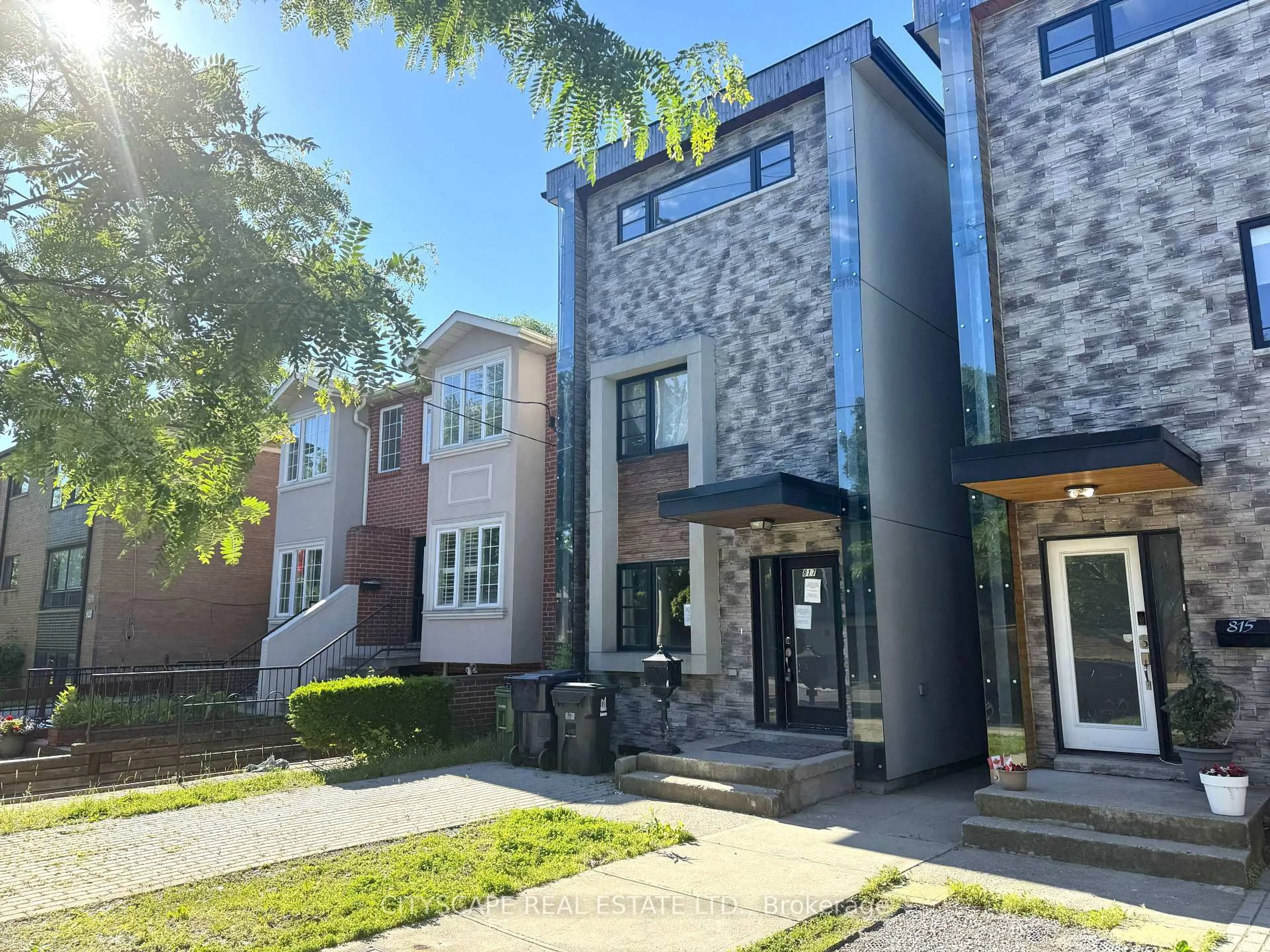 Unknown for 817 Cosburn Ave, Toronto Ontario M4C 2V9