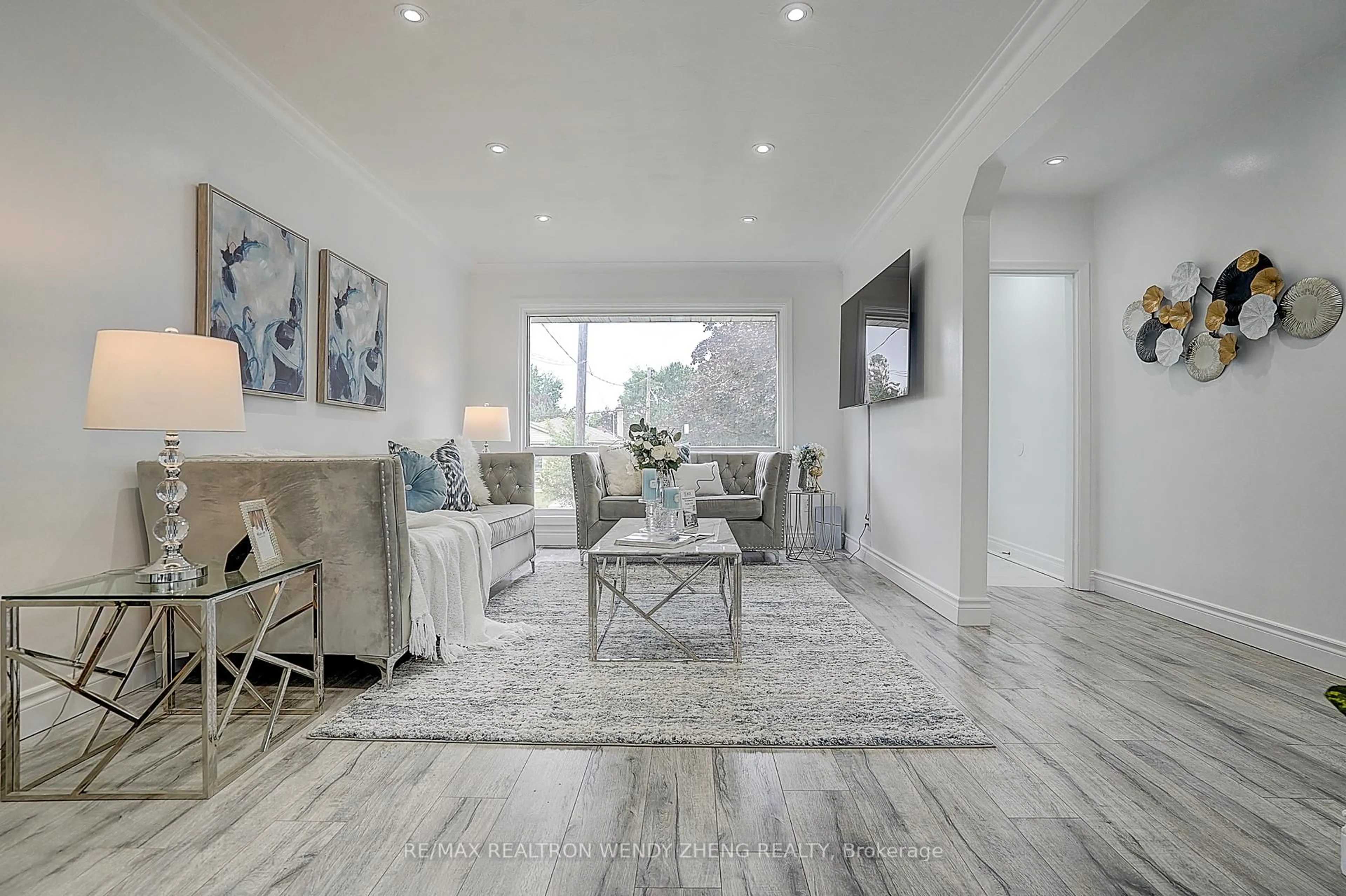 Living room with furniture, unknown for 18 Courton Dr, Toronto Ontario M1R 1K8