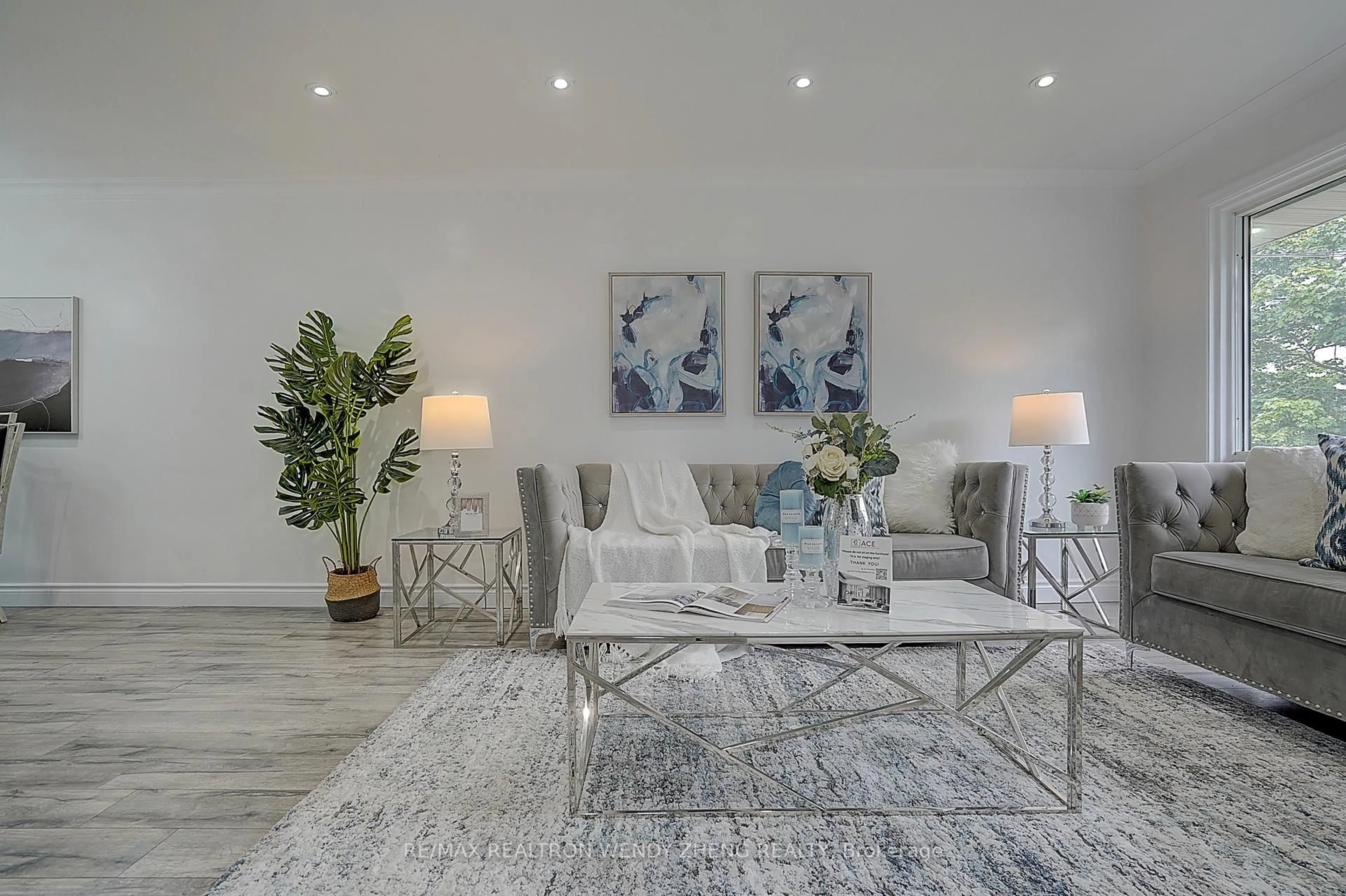 Living room with furniture, unknown for 18 Courton Dr, Toronto Ontario M1R 1K8