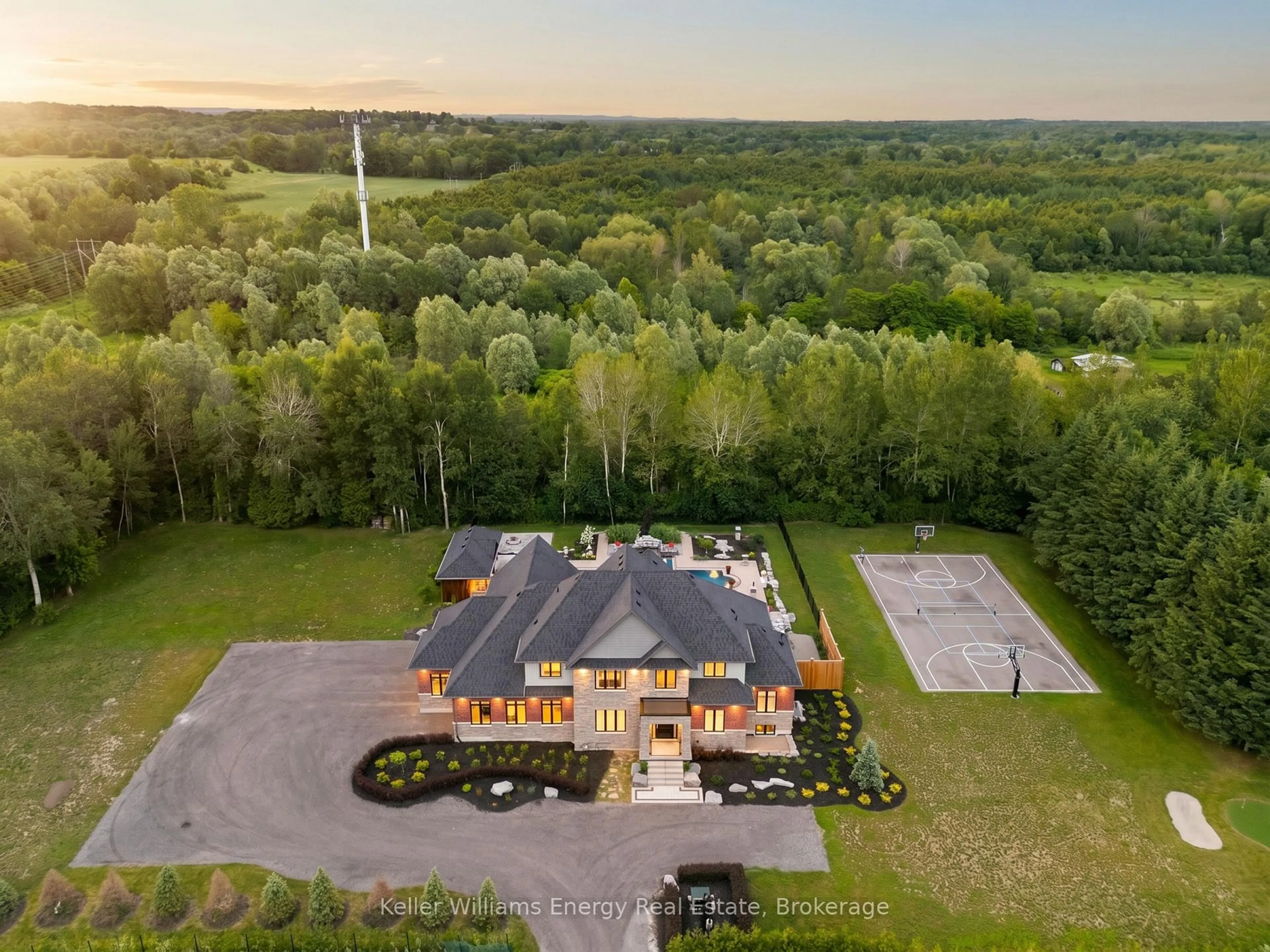 A pic from outside/outdoor area/front of a property/back of a property/a pic from drone, building for 849 Townline Rd, Clarington Ontario L1K 3C8