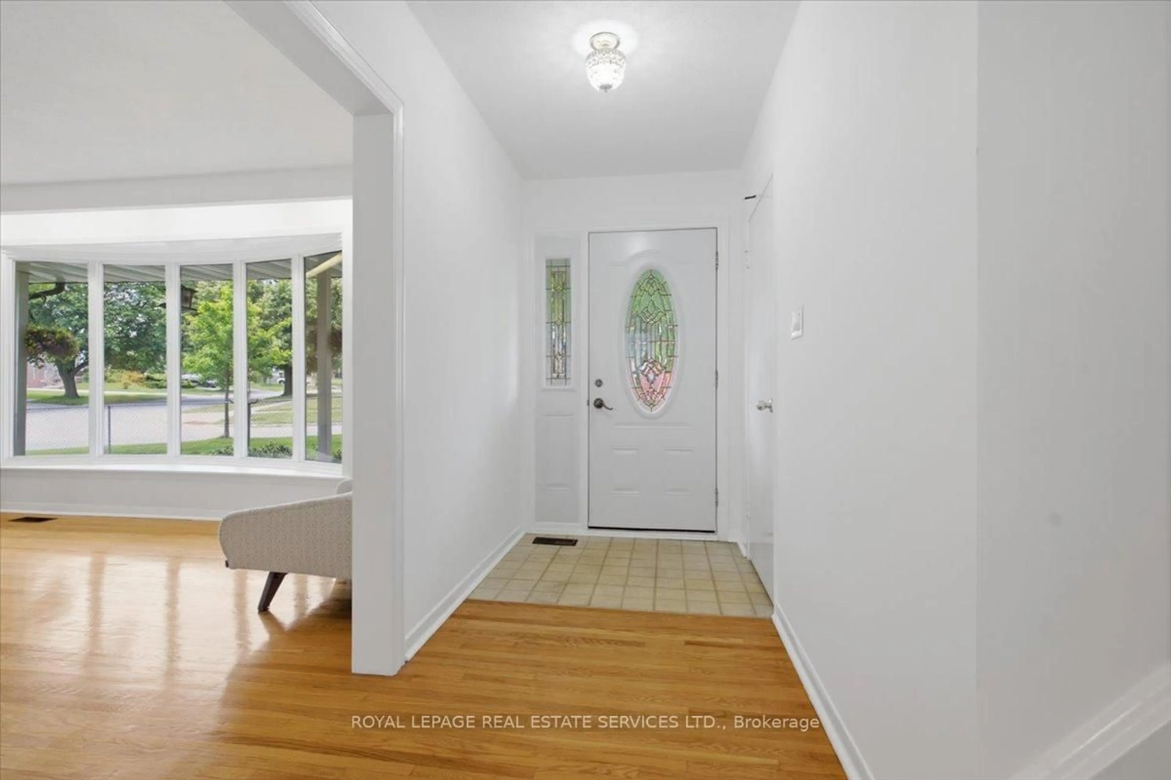 Indoor entryway for 1 Rosegrove Pl, Toronto Ontario M1S 1W5