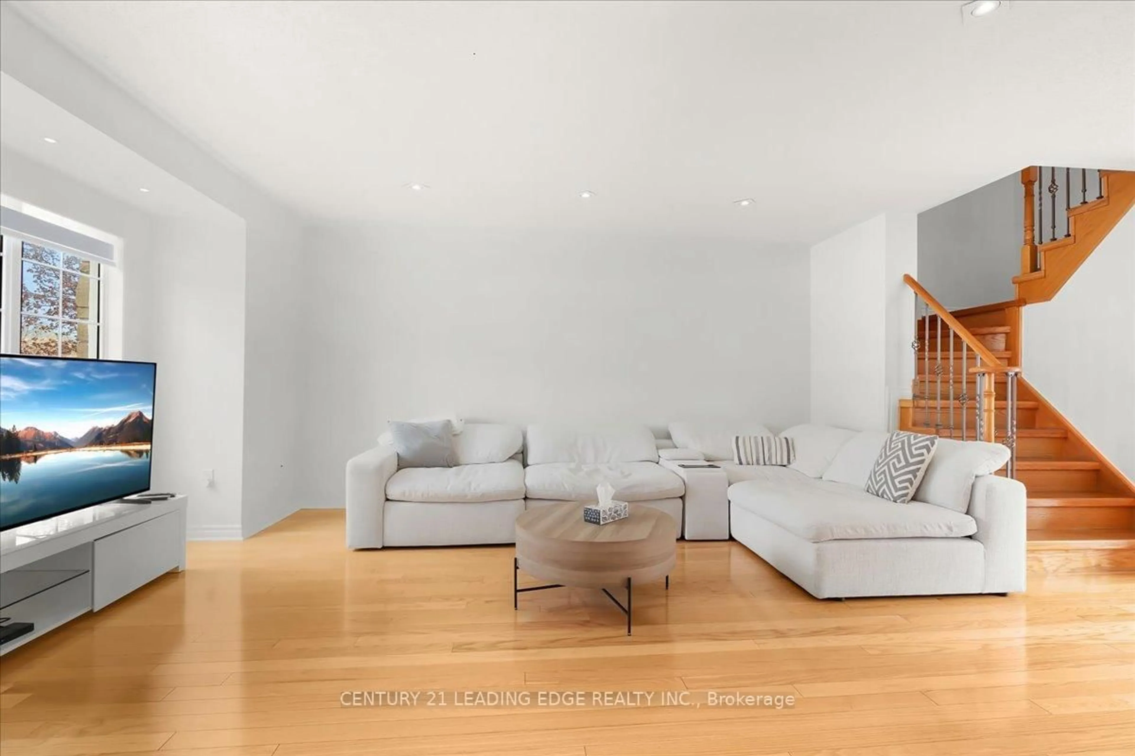 Living room with furniture, unknown for 46 Georgina Gate, Toronto Ontario M1L 4T9