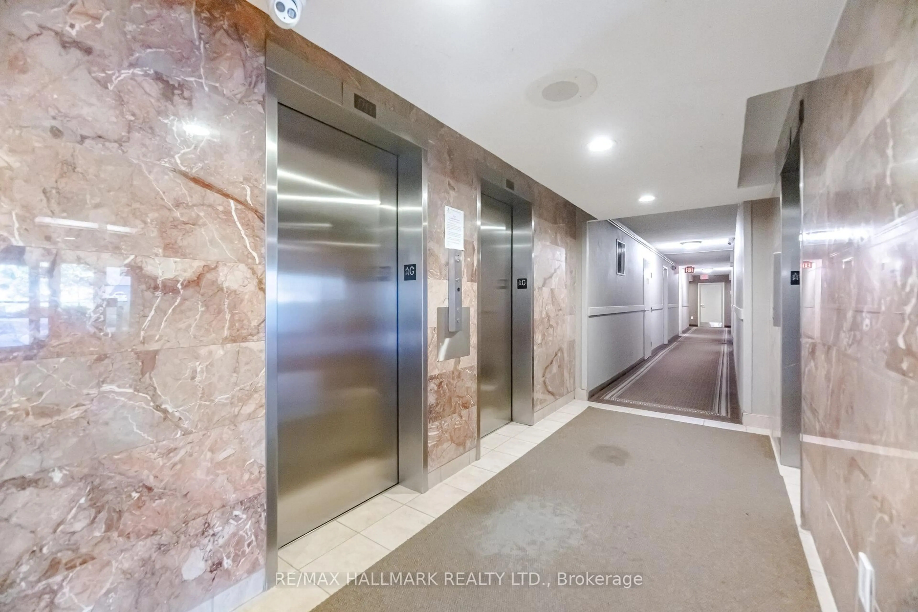 Indoor foyer for 3131 Bridletowne Circ #1701, Toronto Ontario M1W 2S9