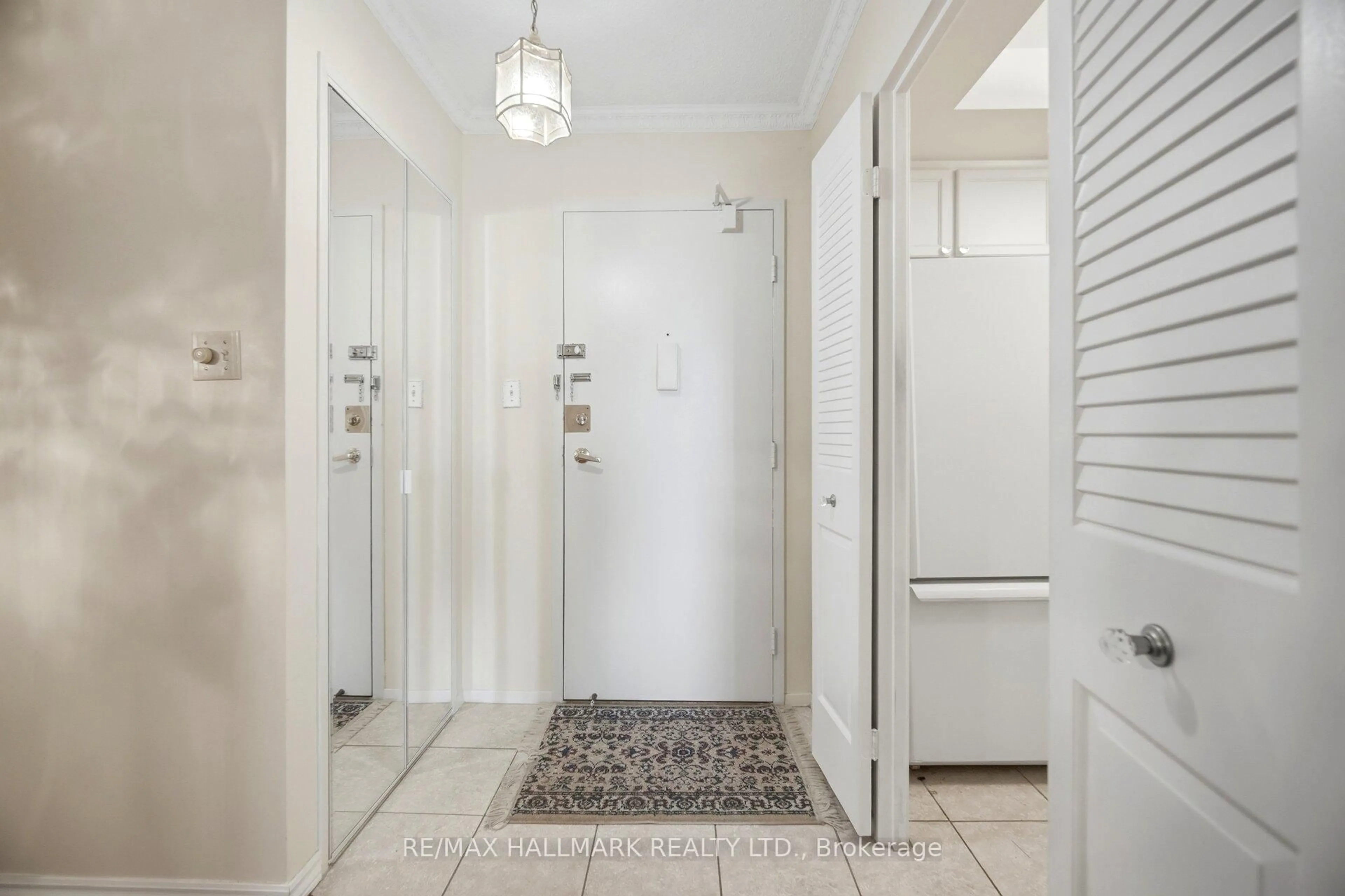 Indoor entryway for 3131 Bridletowne Circ #1701, Toronto Ontario M1W 2S9
