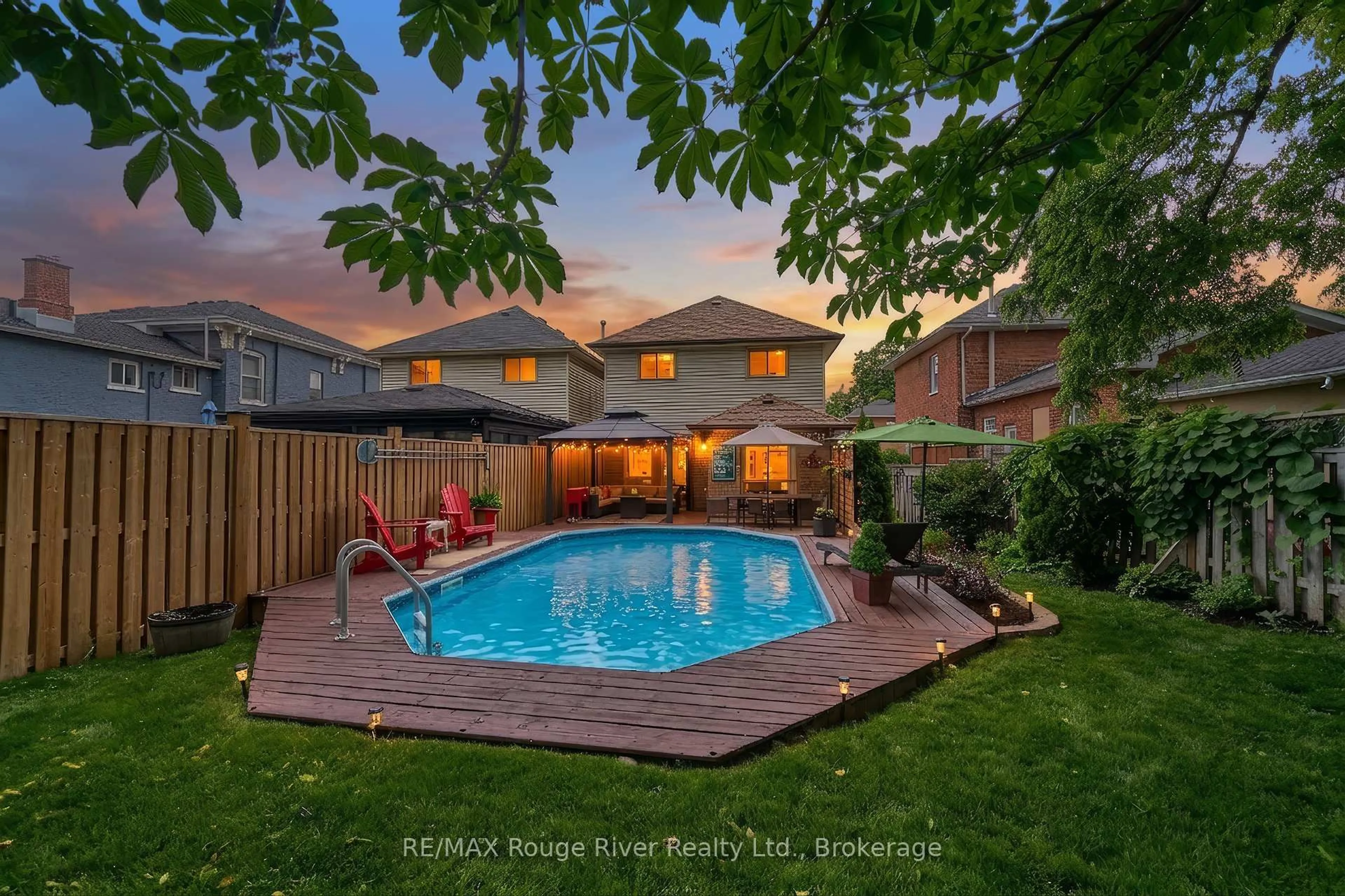 Pool for 100 Queen St, Clarington Ontario L1C 1M6
