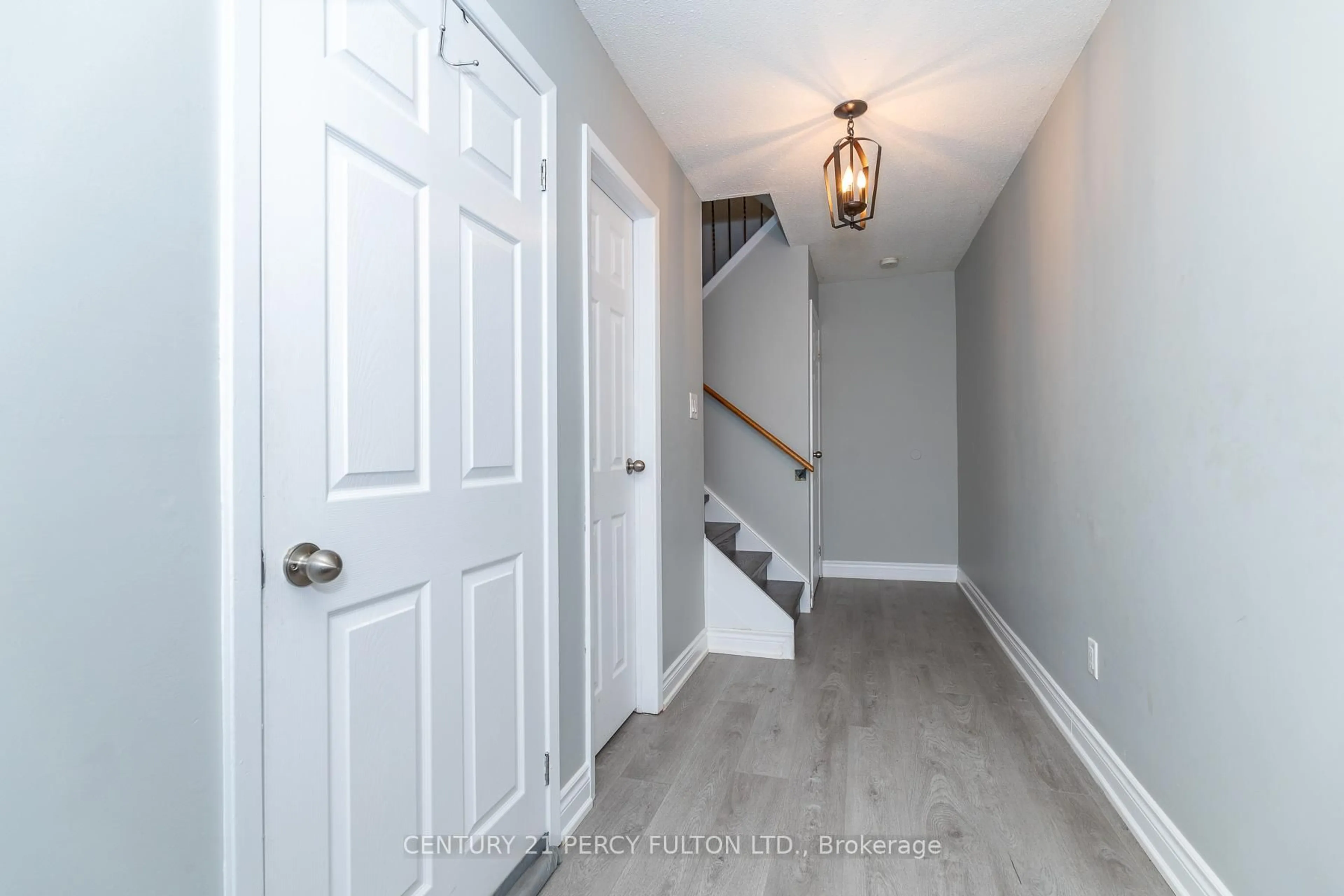 Indoor entryway for 1415 Fieldlight Blvd ##4, Pickering Ontario L1V 2S3