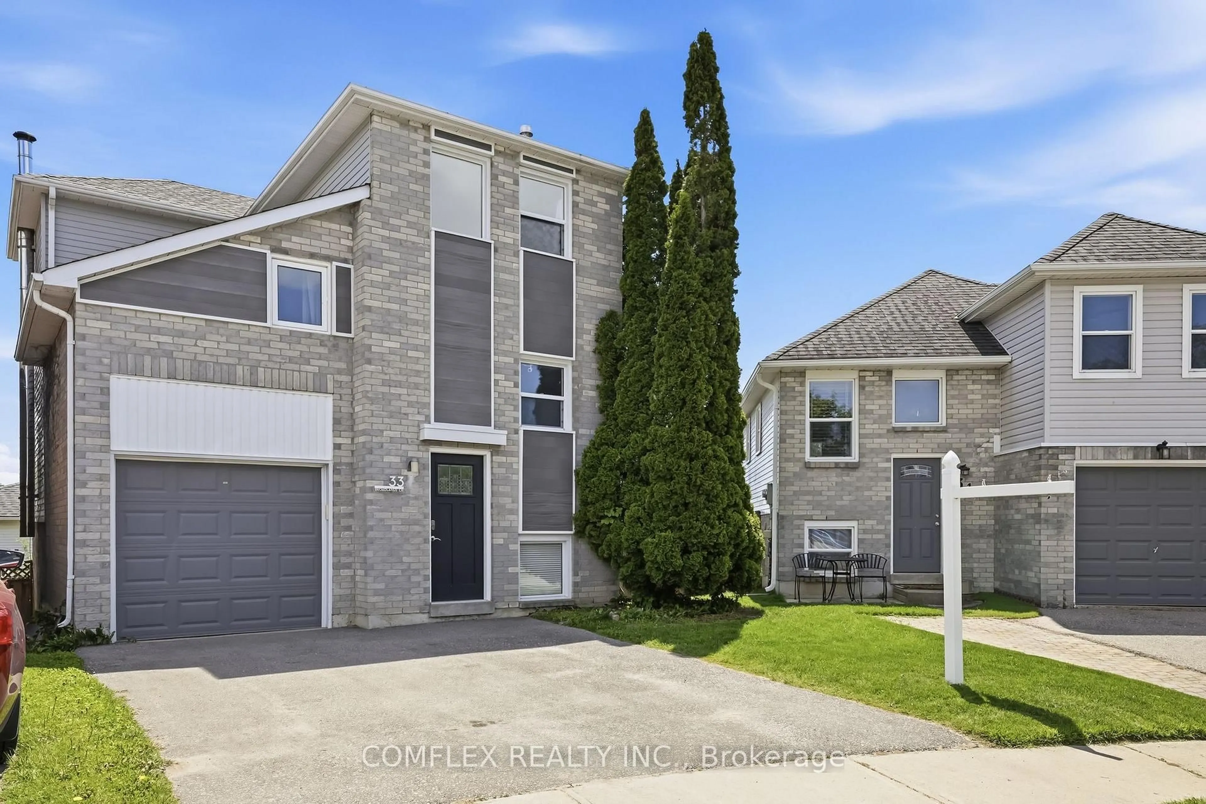 Home with brick exterior material, street for 33 Broadlands Cres, Clarington Ontario L1E 1R2