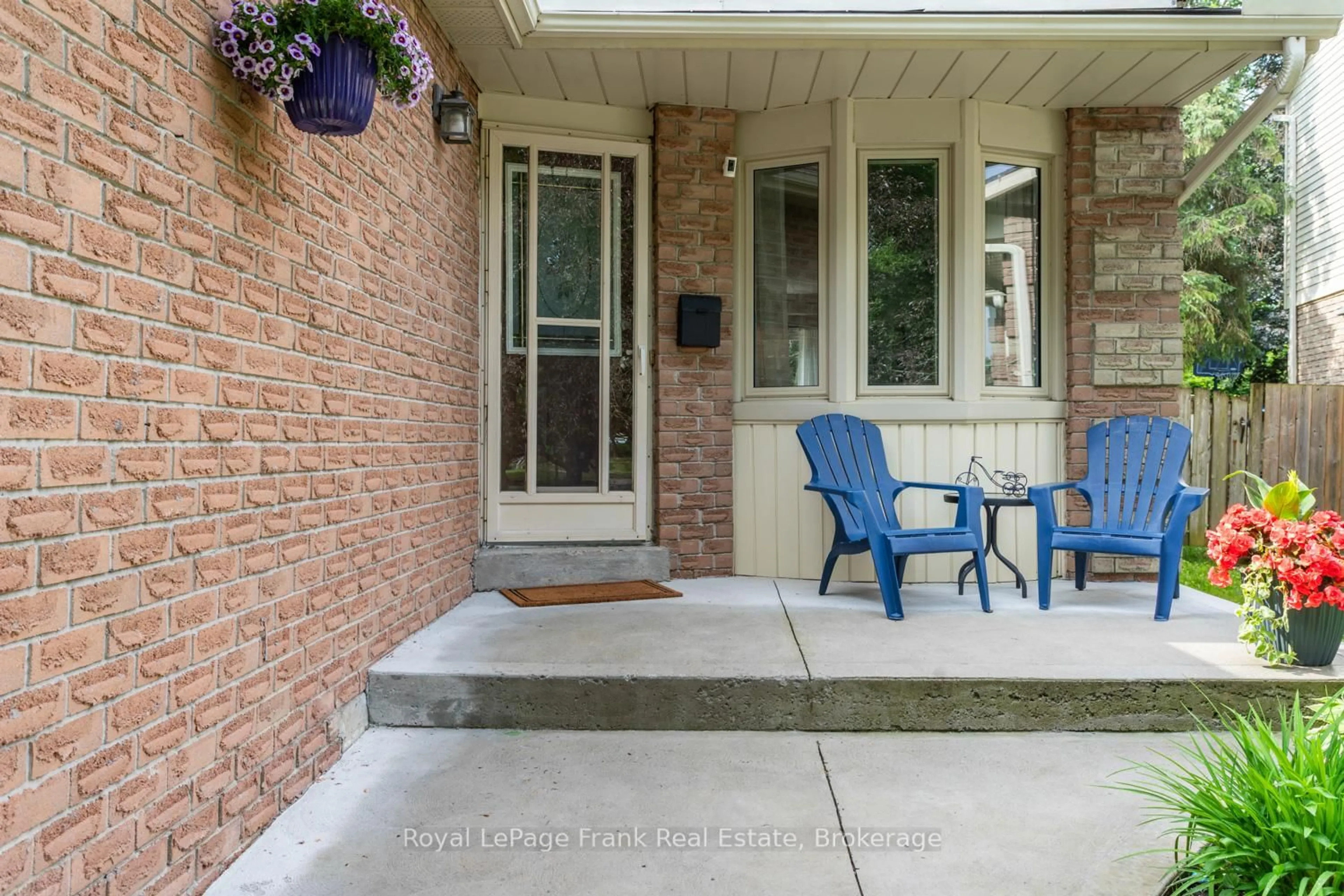 Unknown for 731 Honey Tree Crt, Whitby Ontario L1N 7W5