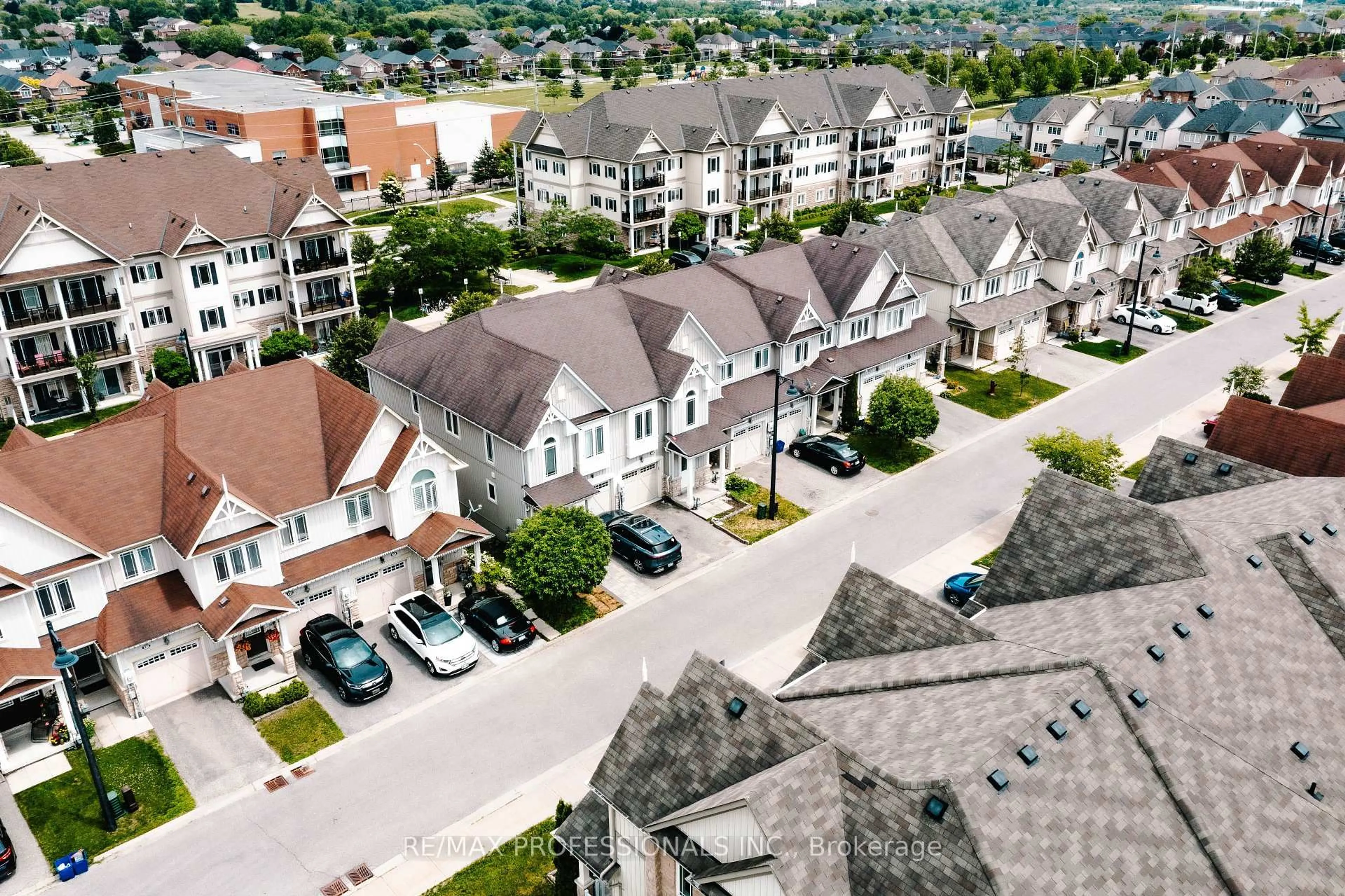 A pic from outside/outdoor area/front of a property/back of a property/a pic from drone, street for 71 Connell Lane, Clarington Ontario L1C 0L1