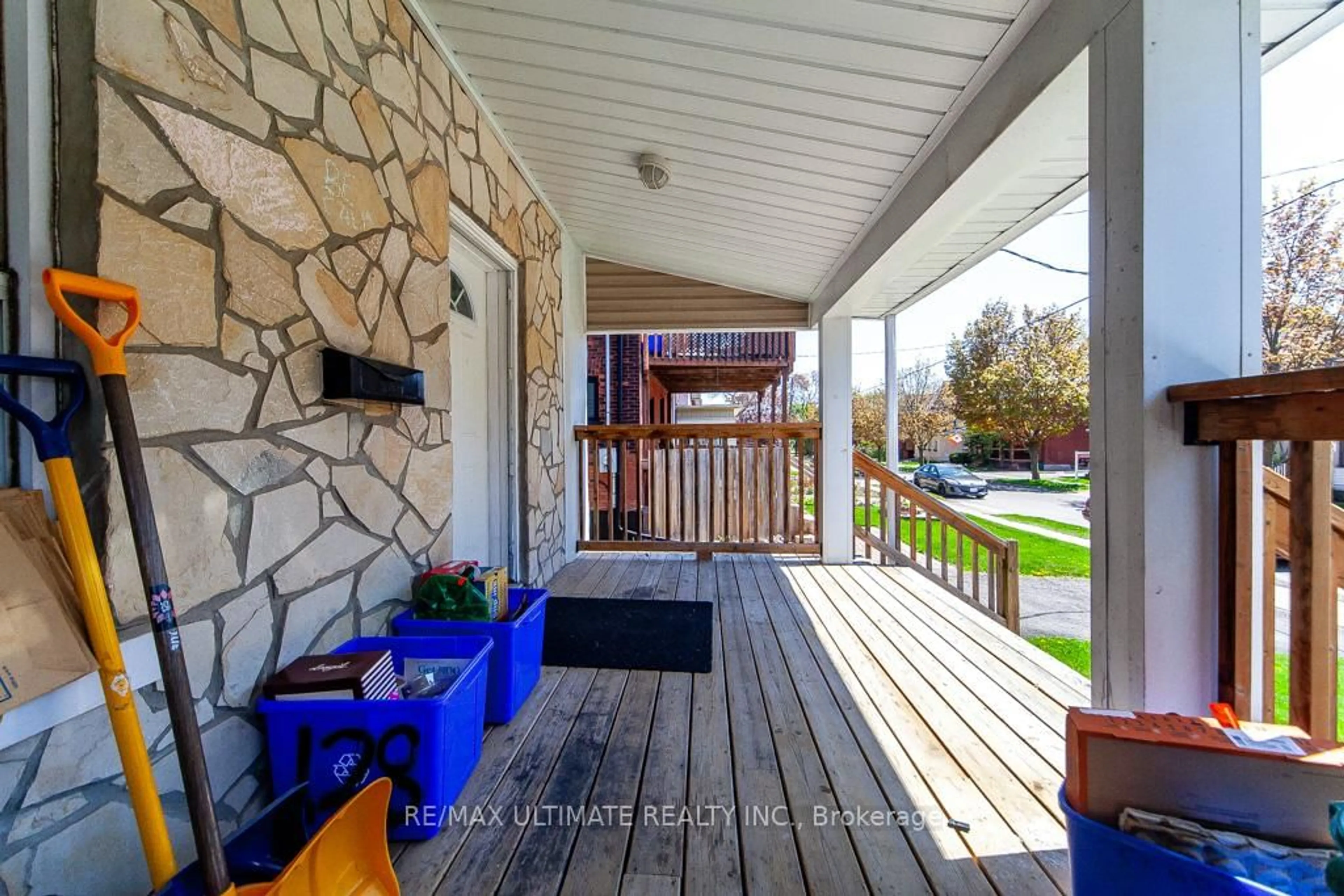 Unknown for 128 Elgin St, Oshawa Ontario L1G 1T3