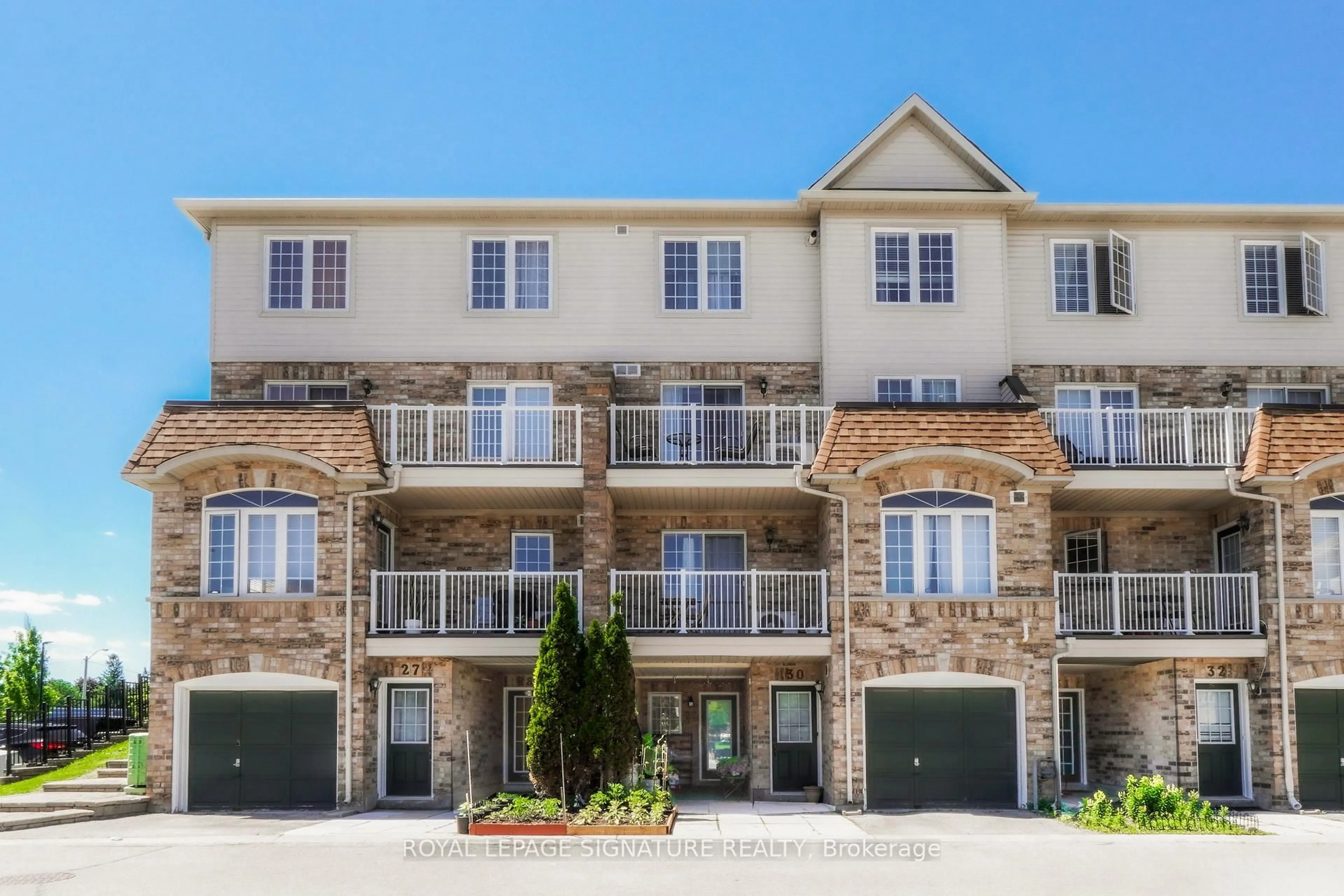 A pic from outside/outdoor area/front of a property/back of a property/a pic from drone, unknown for 200 McLevin Ave #35, Toronto Ontario M1B 6A2