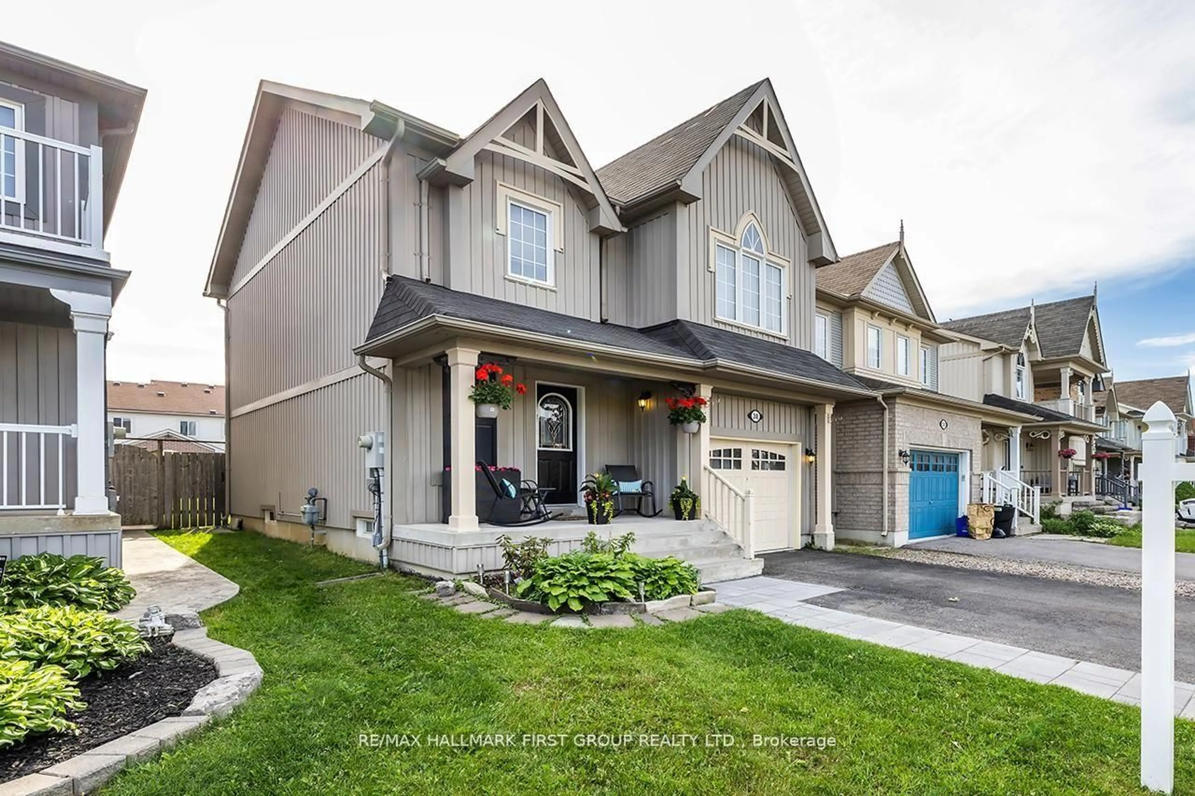 Home with vinyl exterior material, street for 38 Allworth Cres, Clarington Ontario L1C 0B3