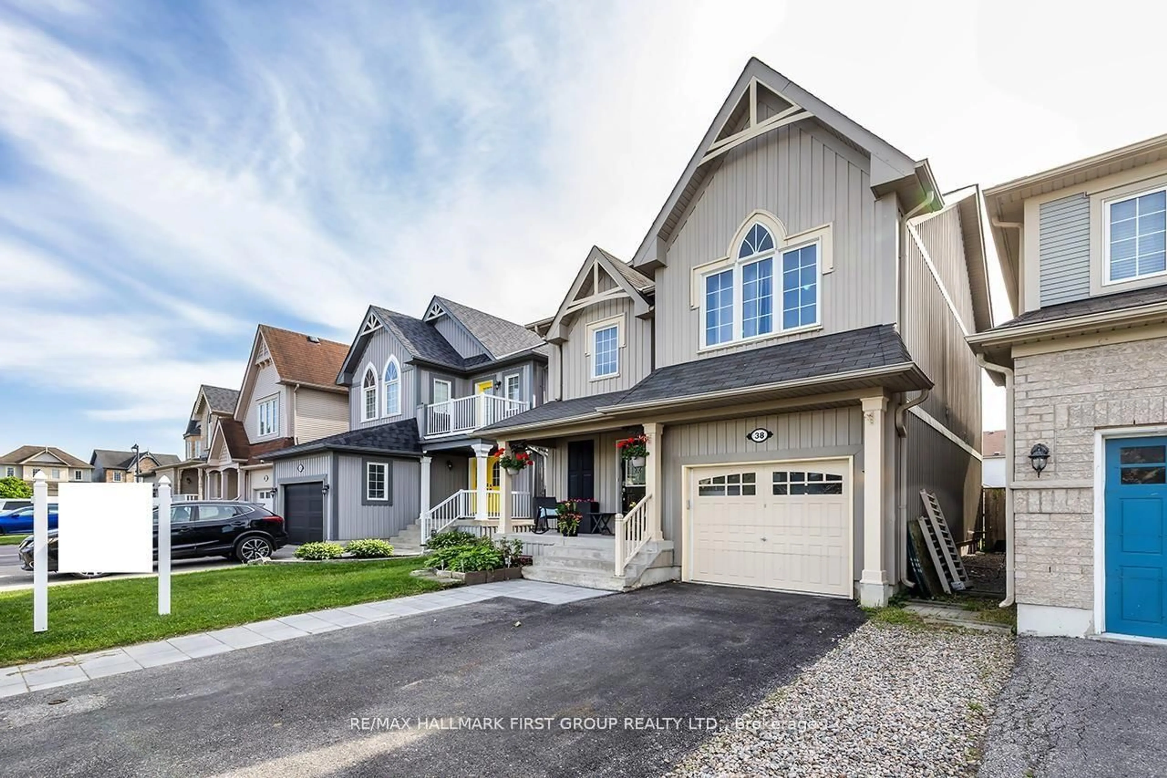 Home with vinyl exterior material, street for 38 Allworth Cres, Clarington Ontario L1C 0B3