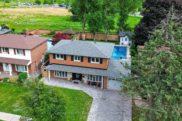 63 Portico Dr, Toronto 4