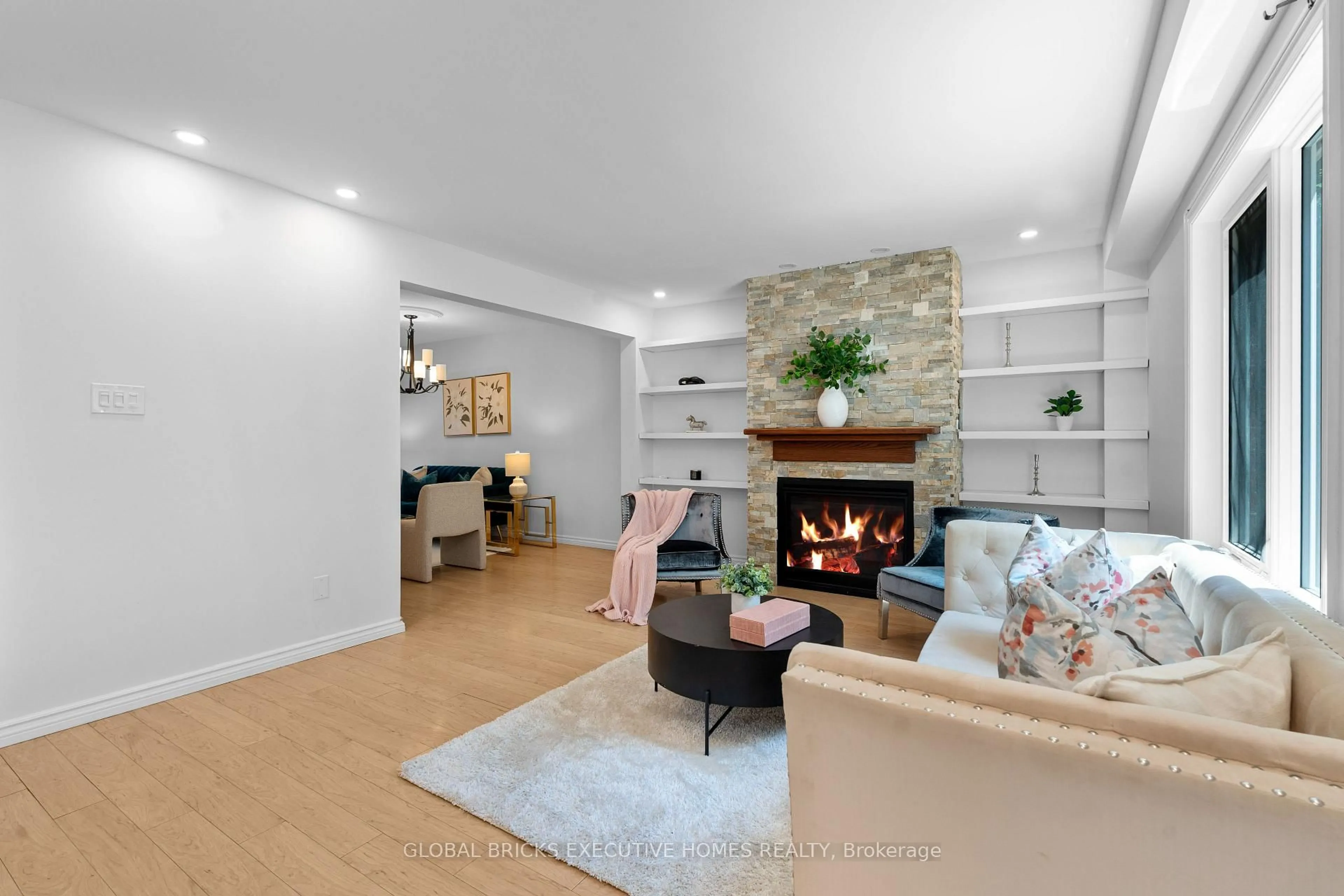 Living room with furniture, unknown for 125 Andrew St, Clarington Ontario L1B 1J5