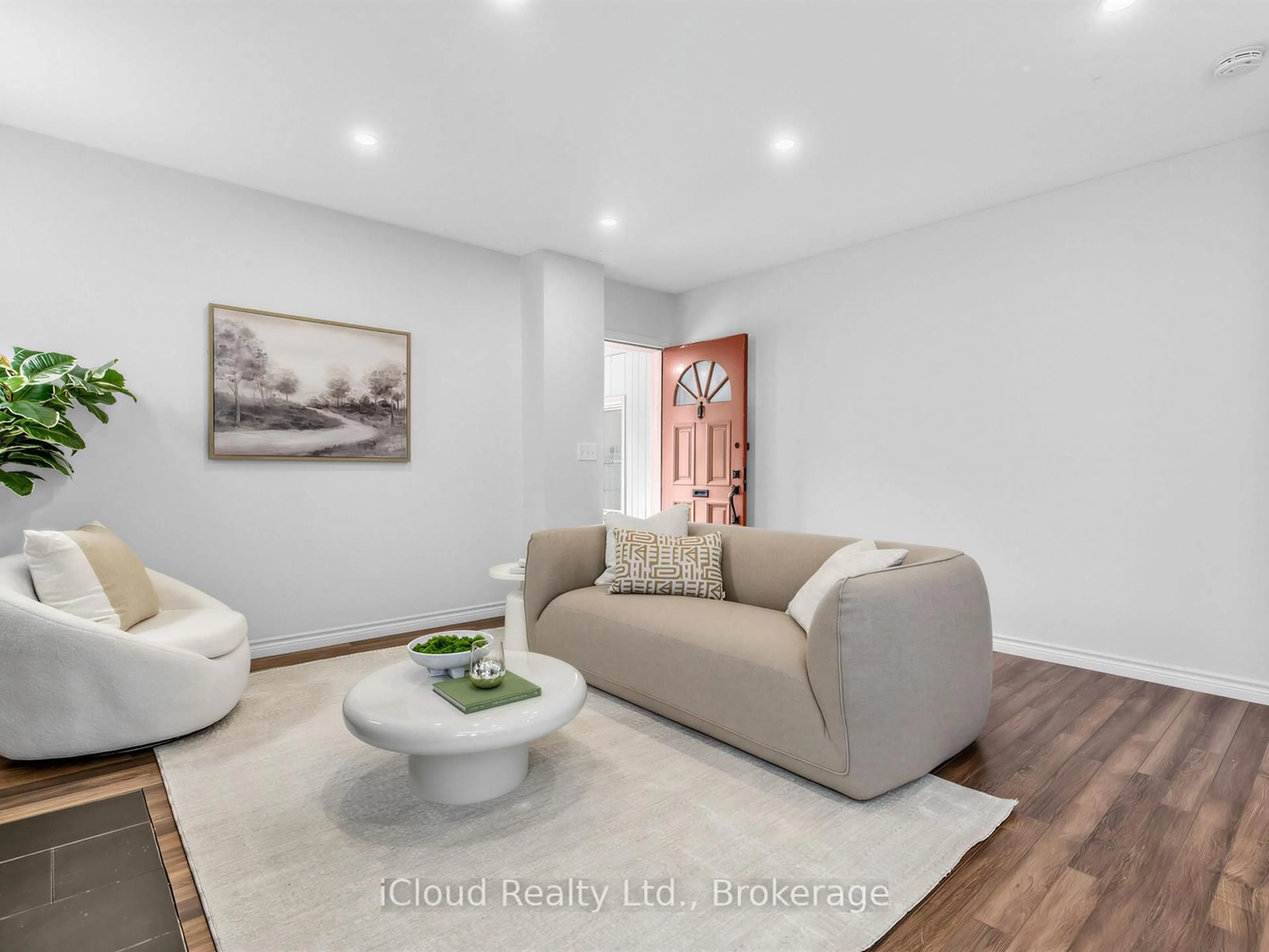 Living room with furniture, unknown for 1303 Woodbine Ave, Toronto Ontario M4C 4E8