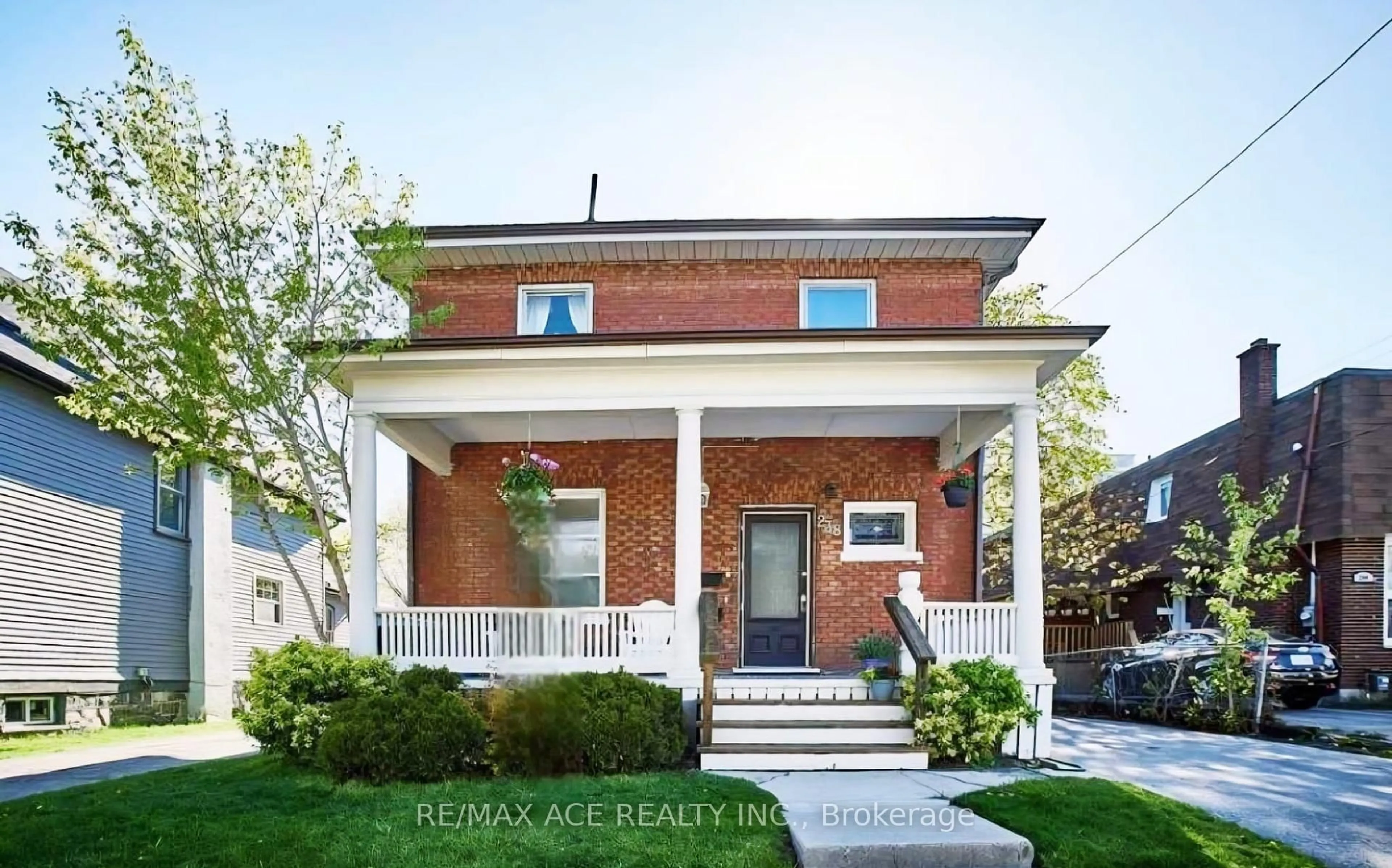 Home with brick exterior material, street for 238 Mary St, Oshawa Ontario L1G 5C4