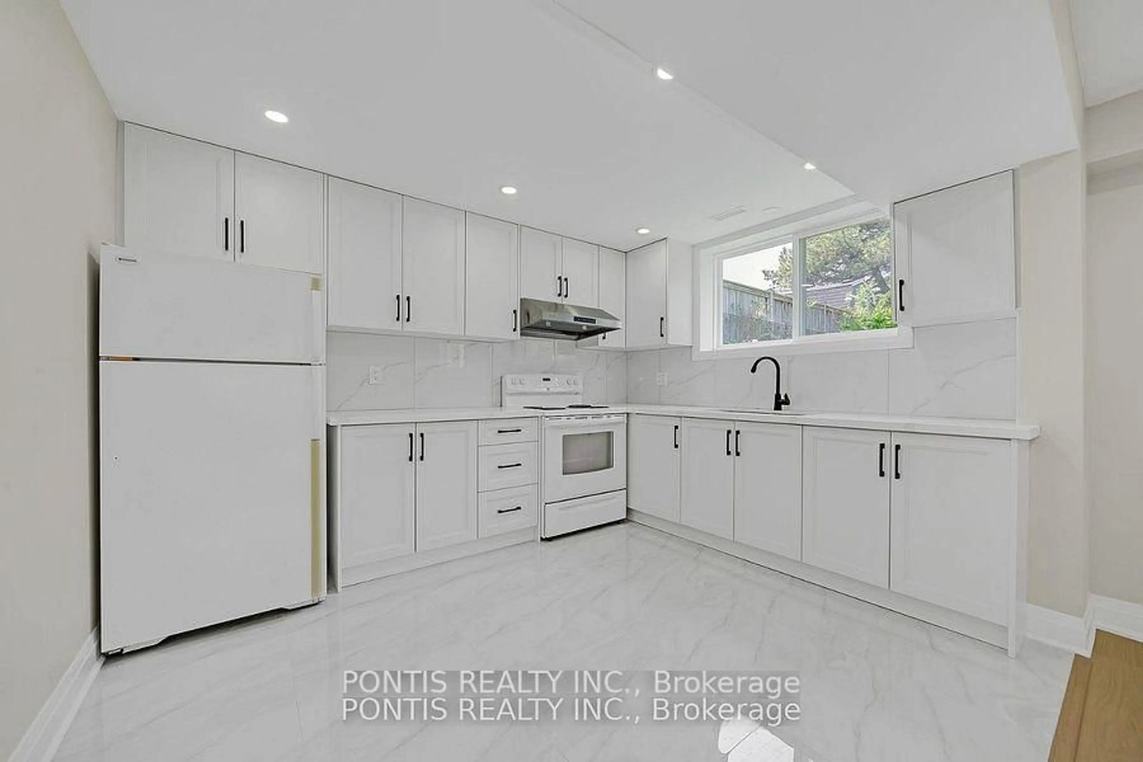 Unknown for 110 Michael Blvd, Whitby Ontario L1N 5V9