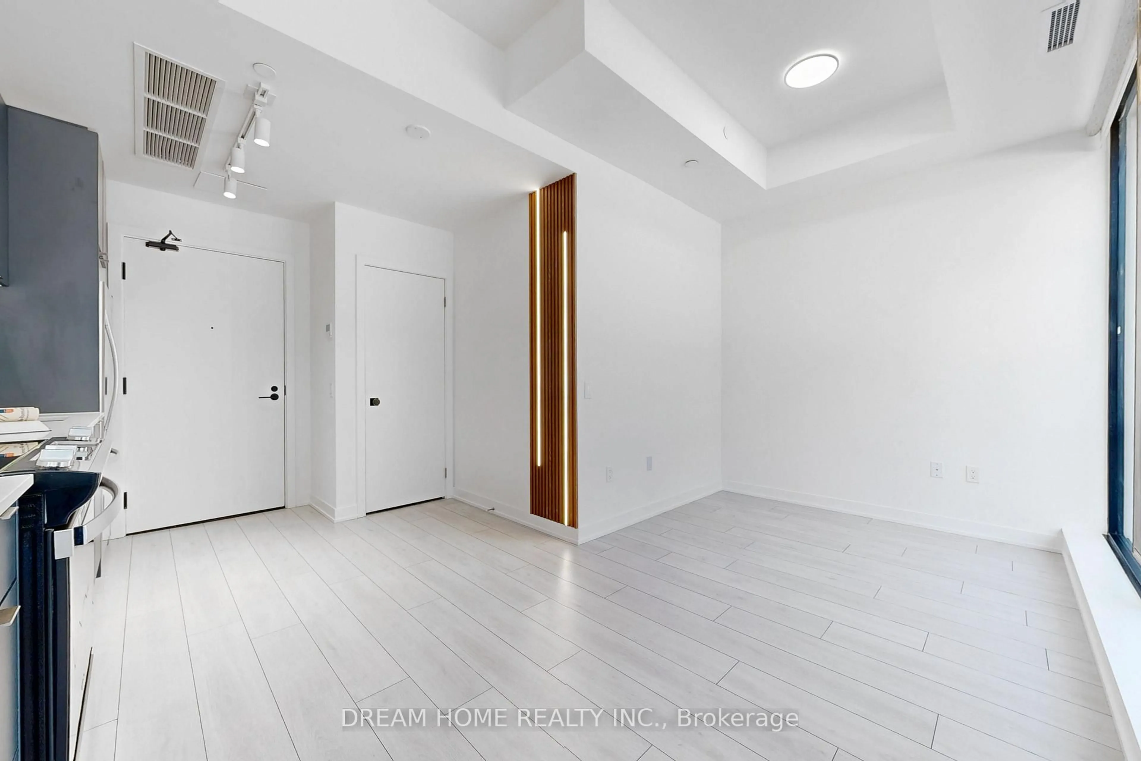 Unknown for 1612 CHARLES St #138, Whitby Ontario L1N 0P3