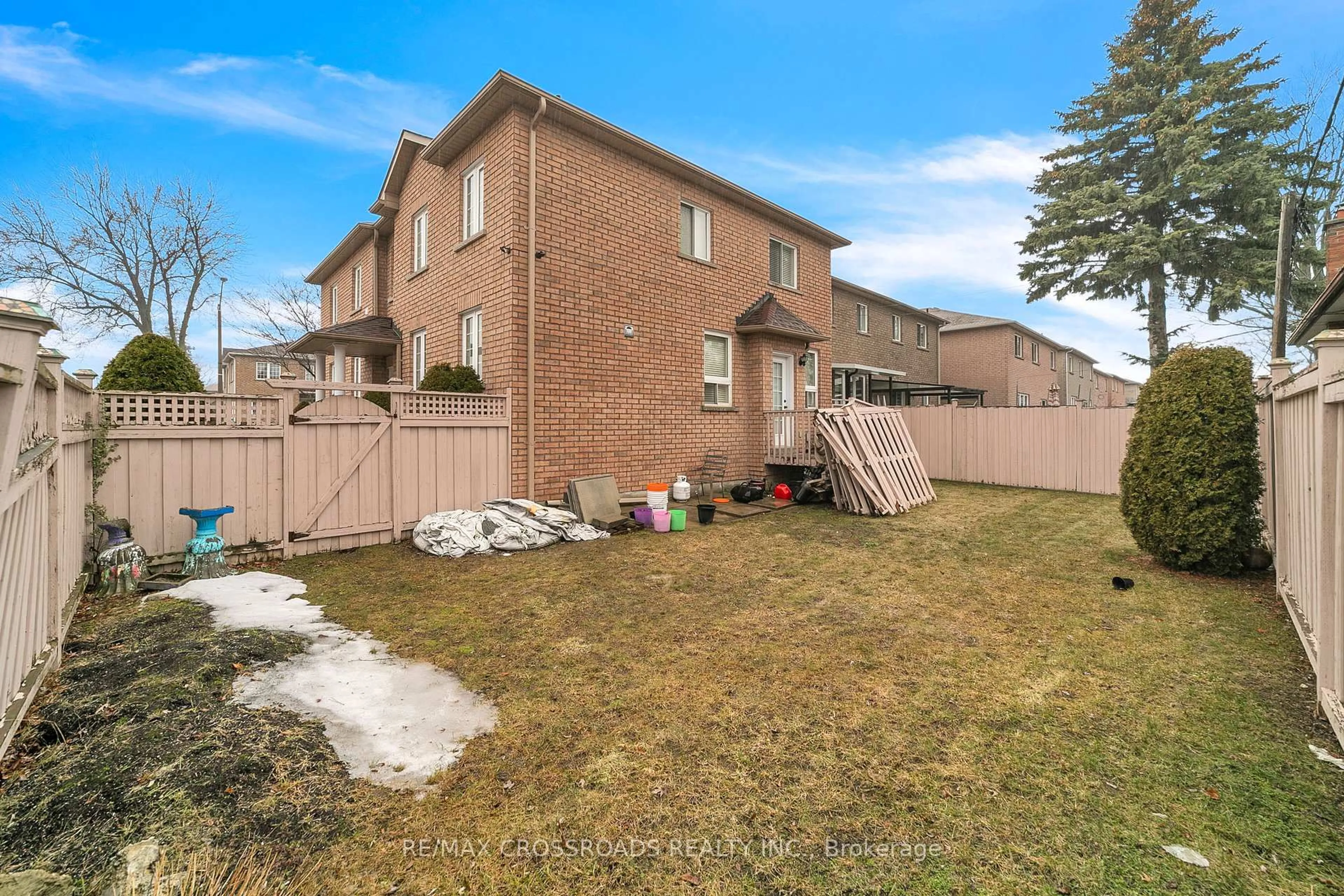 A pic from outside/outdoor area/front of a property/back of a property/a pic from drone, street for 106 Craggview Dr, Toronto Ontario M1E 2L8