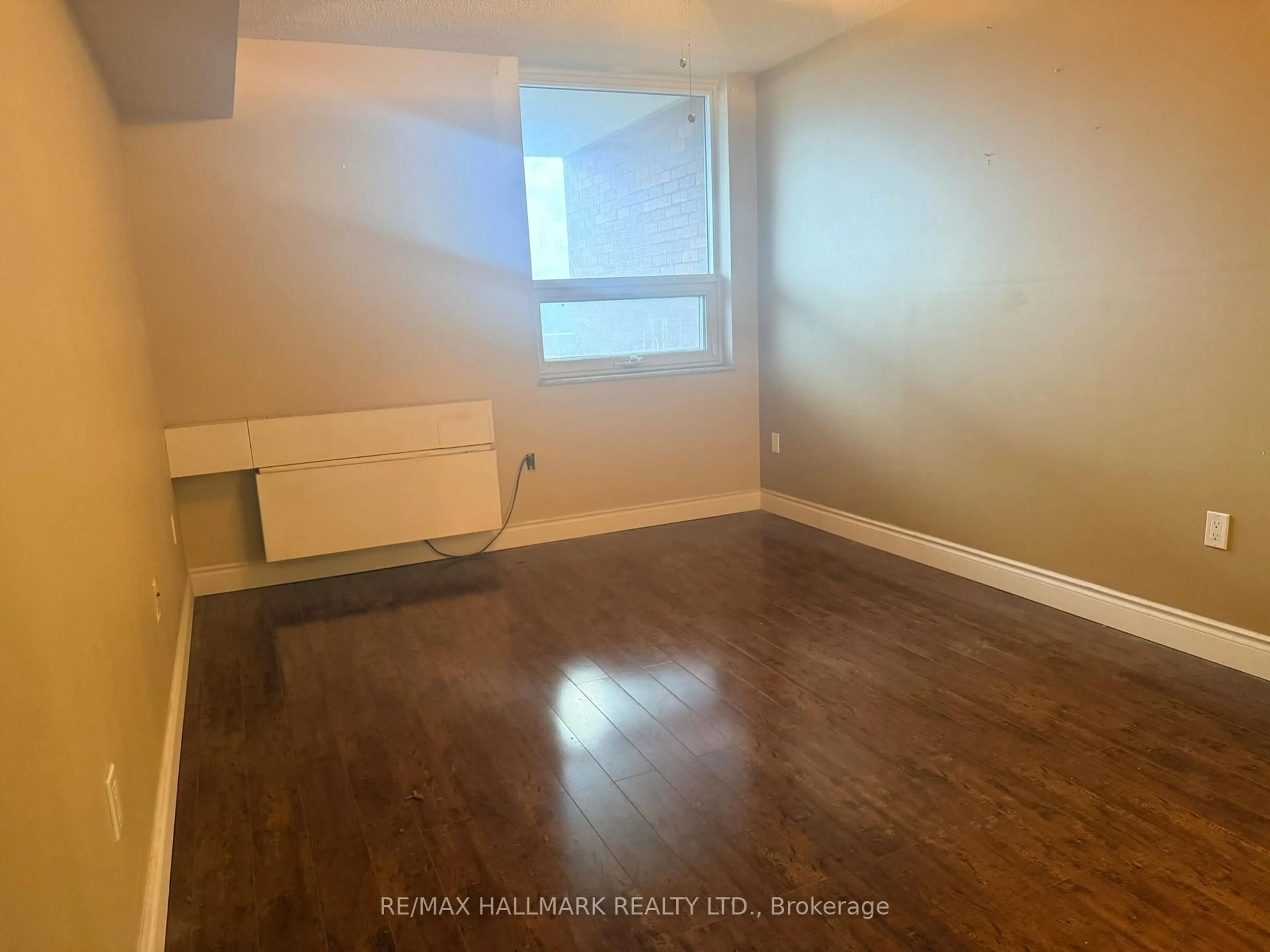 A pic of a room for 121 Ling Rd #1612, Toronto Ontario M1E 4Y2