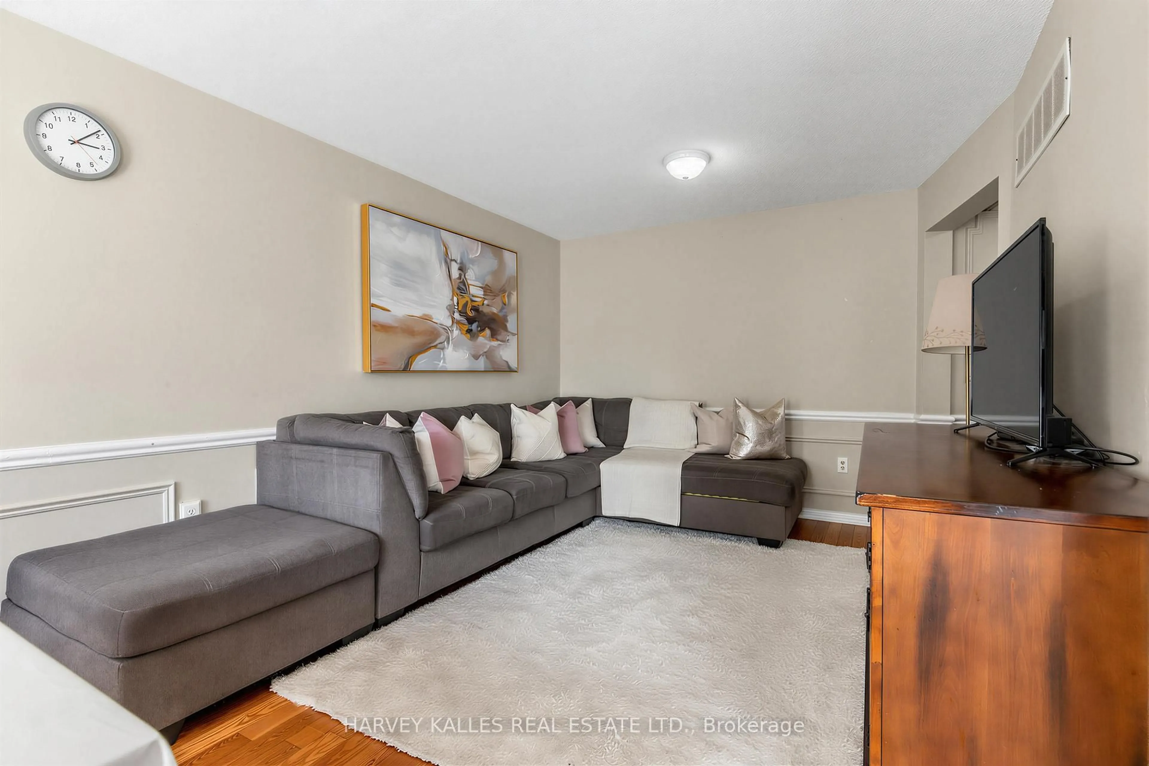 Living room with furniture, unknown for 1180 Sandhurst Circ #2, Toronto Ontario M1V 1T8