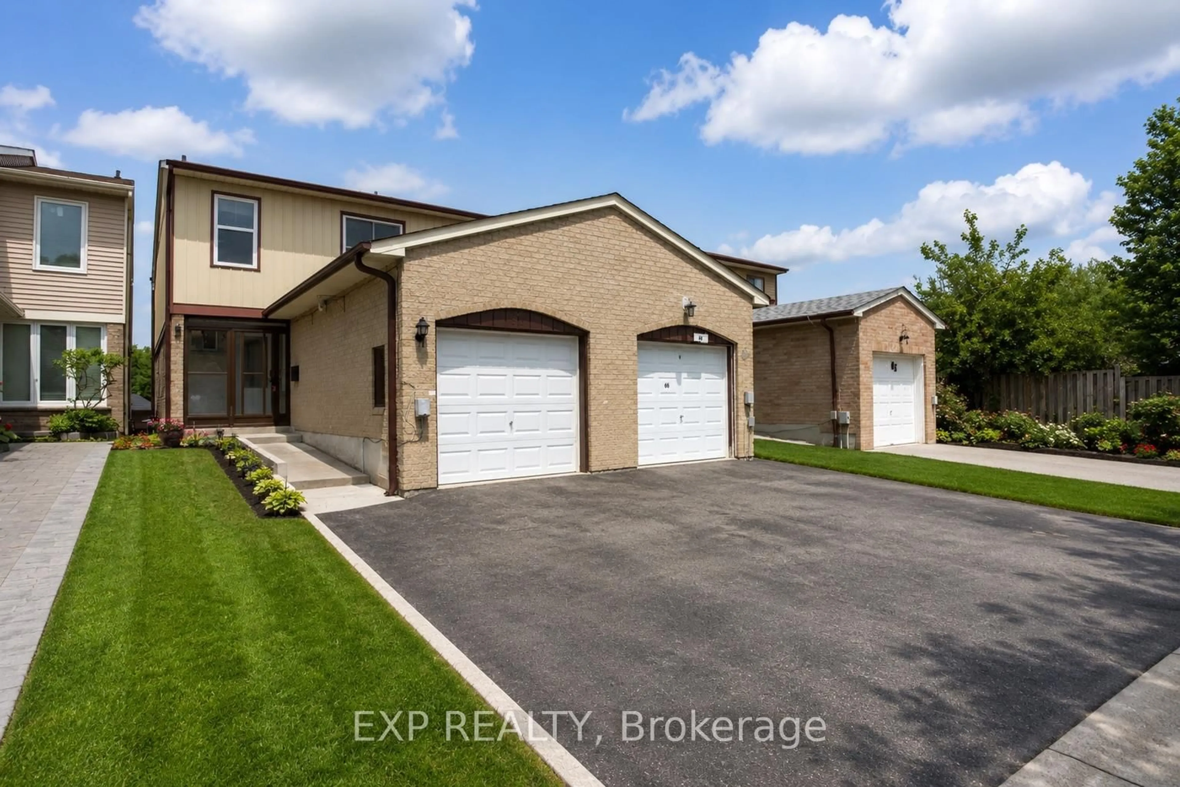A pic from outside/outdoor area/front of a property/back of a property/a pic from drone, street for 58 Wayford Cres, Toronto Ontario M1B 3E3