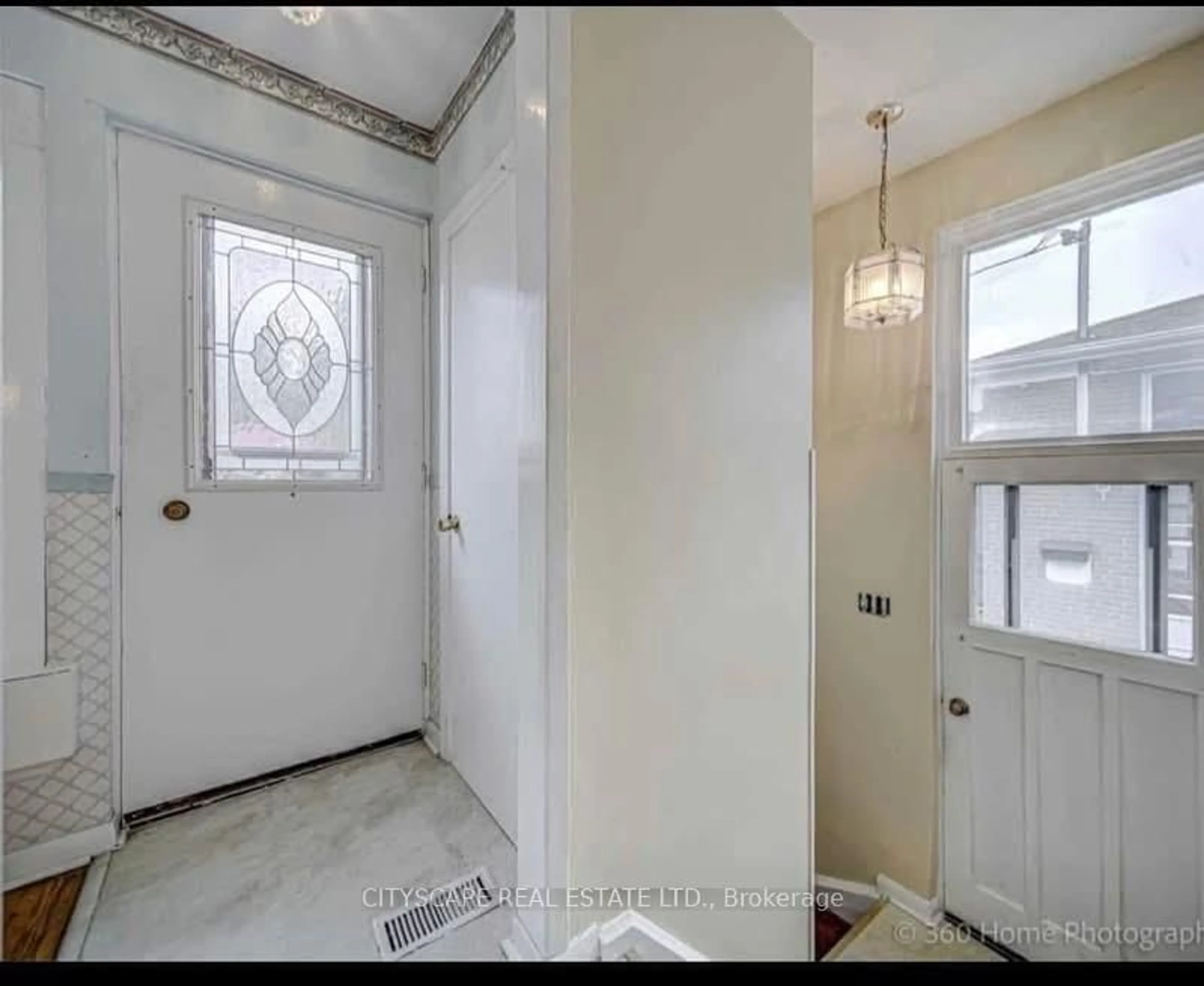 Indoor entryway for 101 Overture Rd, Toronto Ontario M1E 2W3