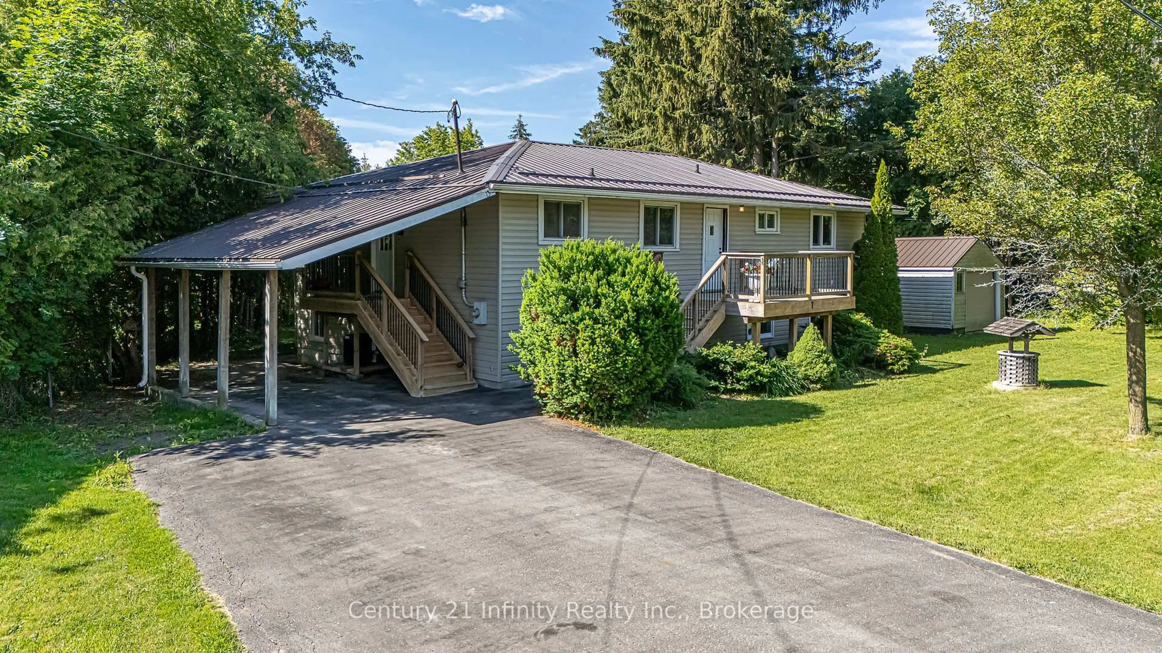A pic from outside/outdoor area/front of a property/back of a property/a pic from drone, street for 7 Robmar St, Whitby Ontario L1M 1T8