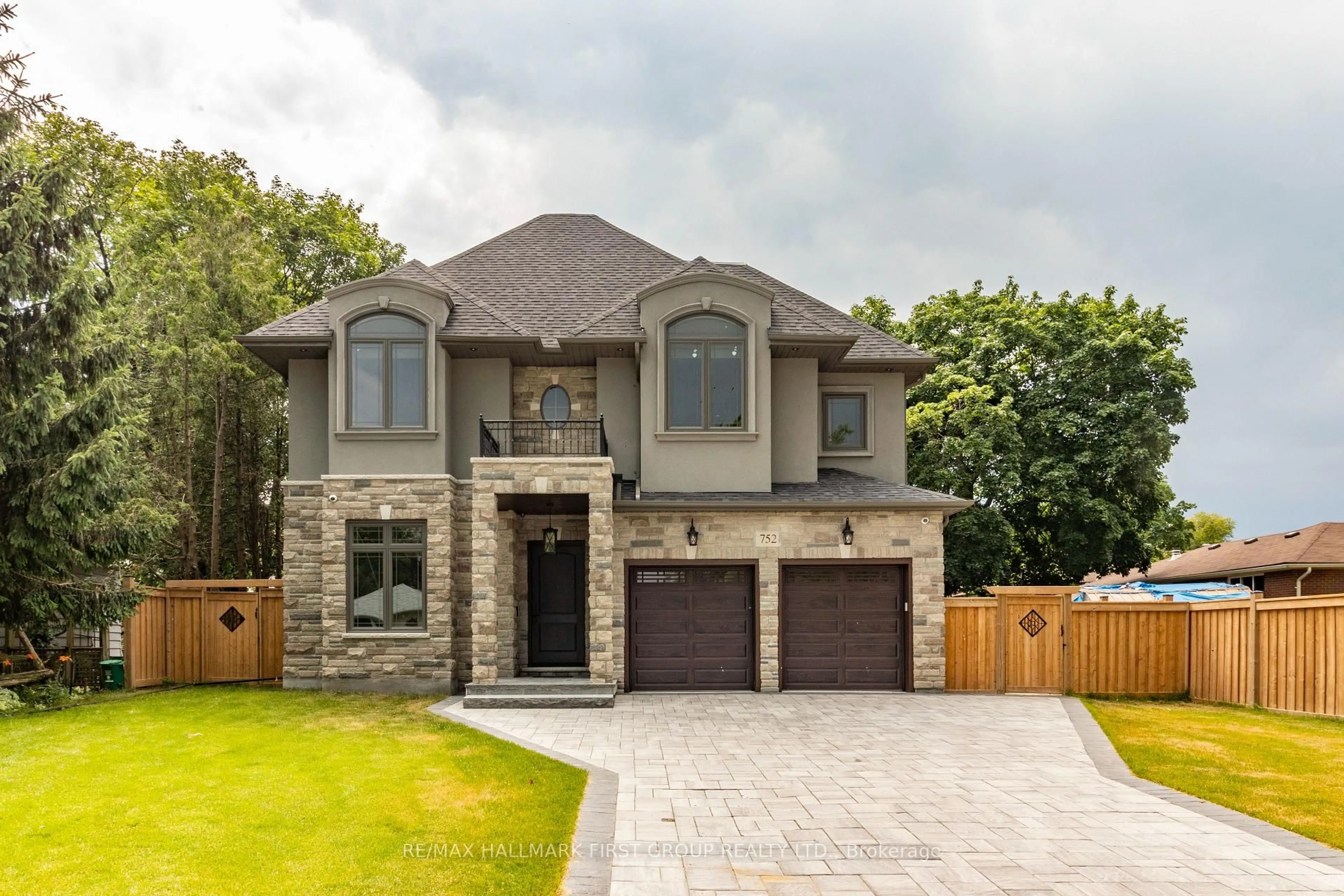 Home with brick exterior material, street for 752 Hillview Cres, Pickering Ontario L1W 2S1