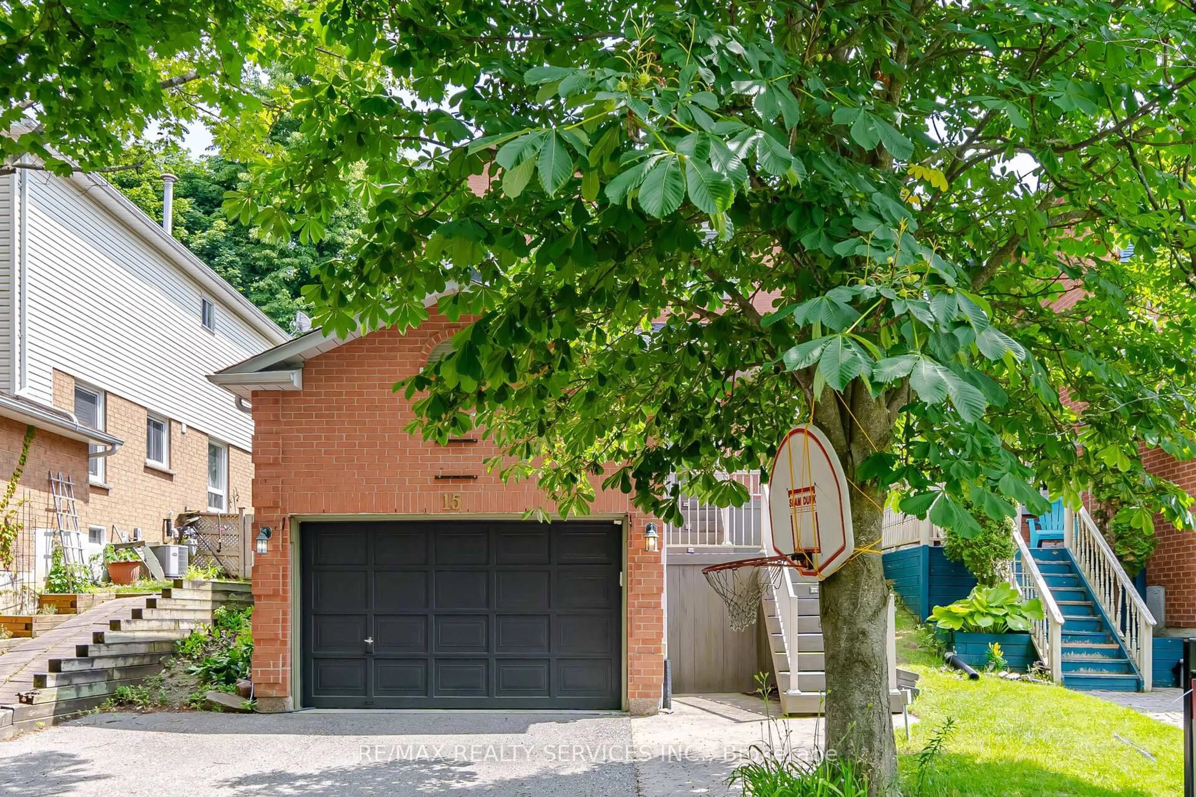 Home with brick exterior material, street for 15 Climie Crt, Clarington Ontario L1C 4P5