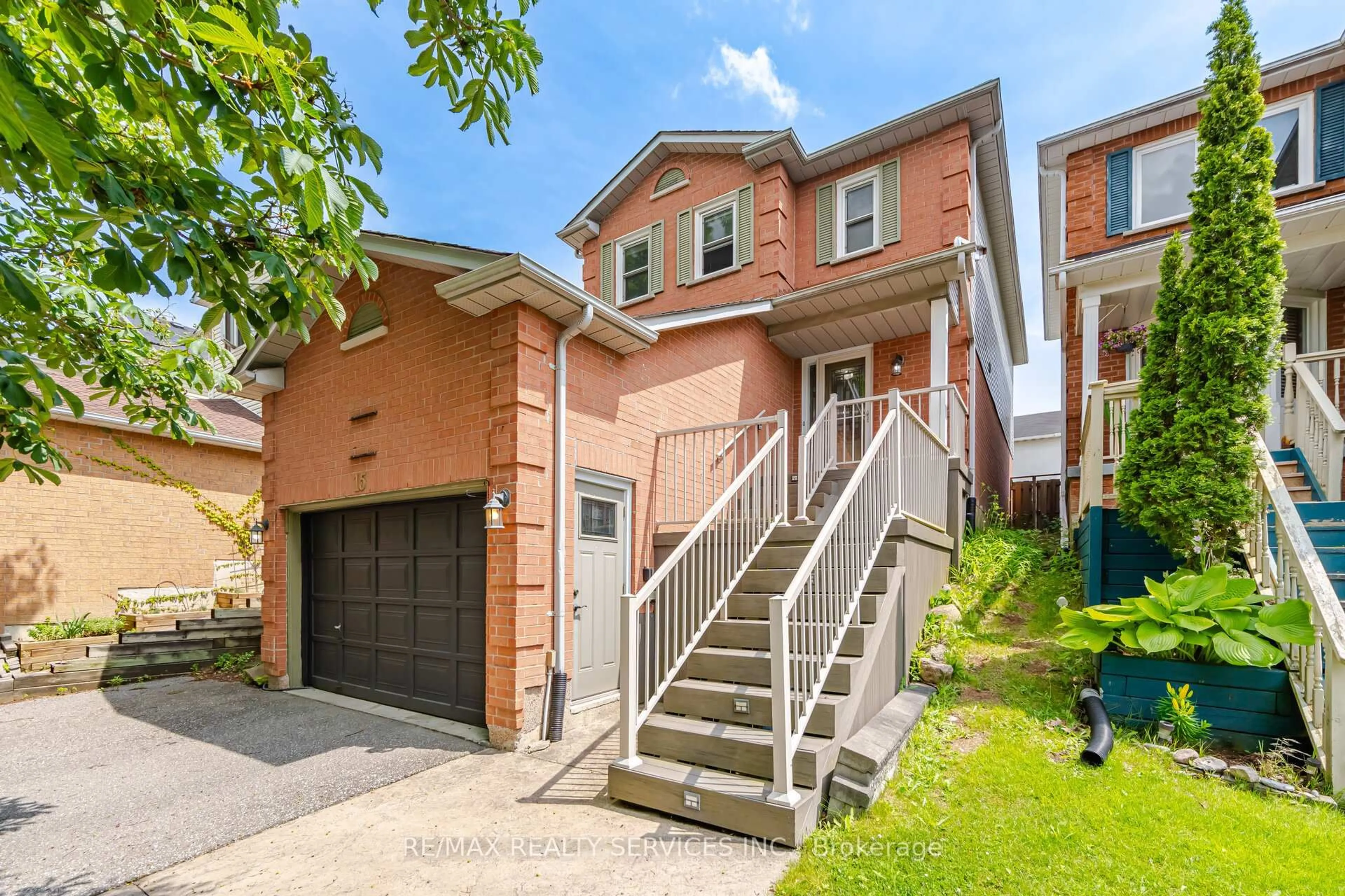 Home with brick exterior material, street for 15 Climie Crt, Clarington Ontario L1C 4P5