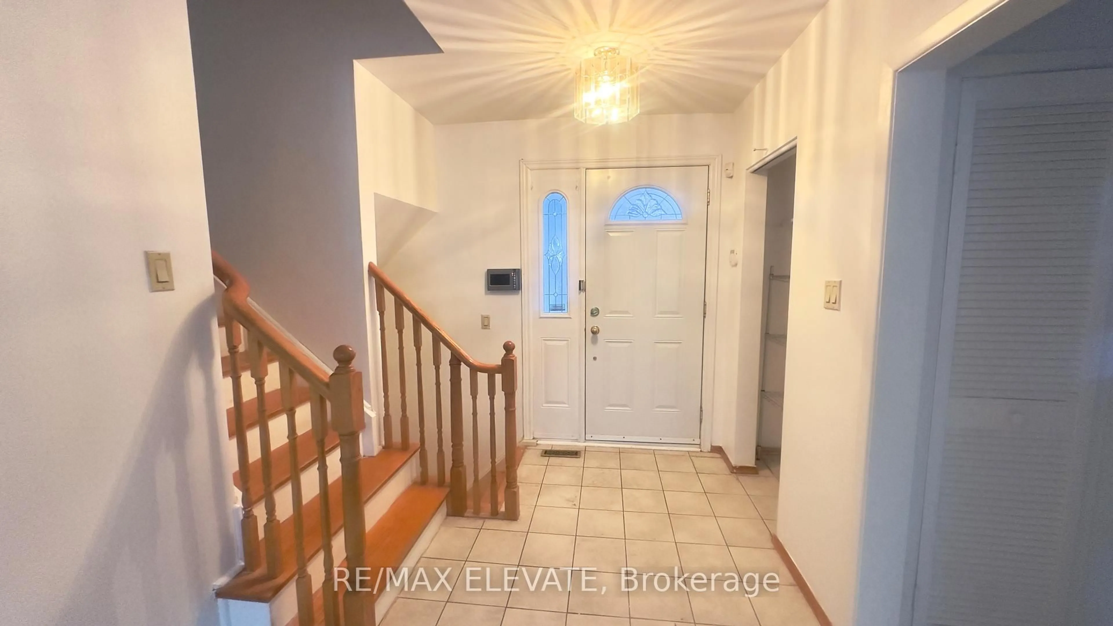 Indoor entryway for 81 Amberjack Blvd, Toronto Ontario M1H 2J6