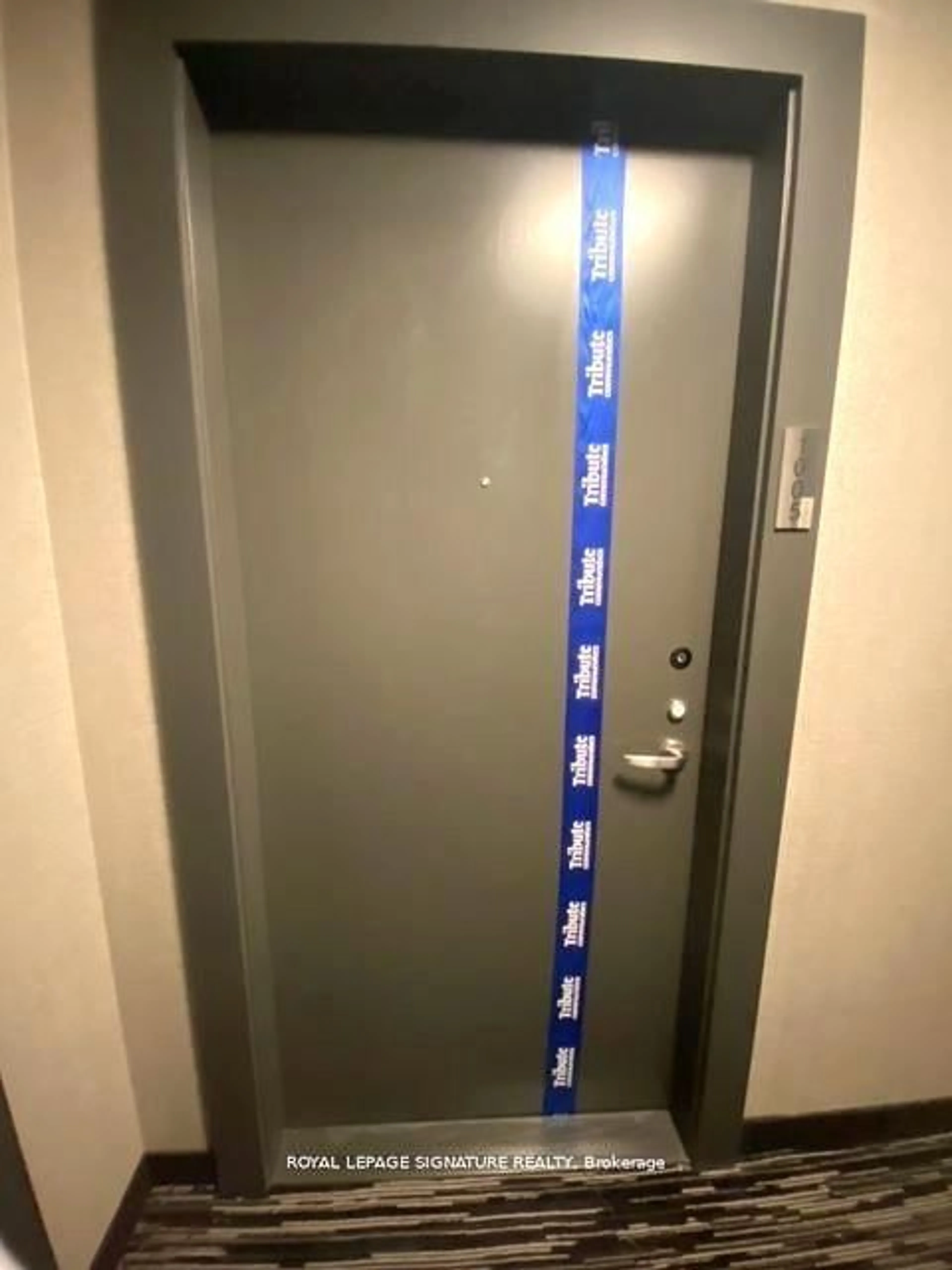 A pic of a room for 286 Main St #1005, Toronto Ontario M4C 4X4