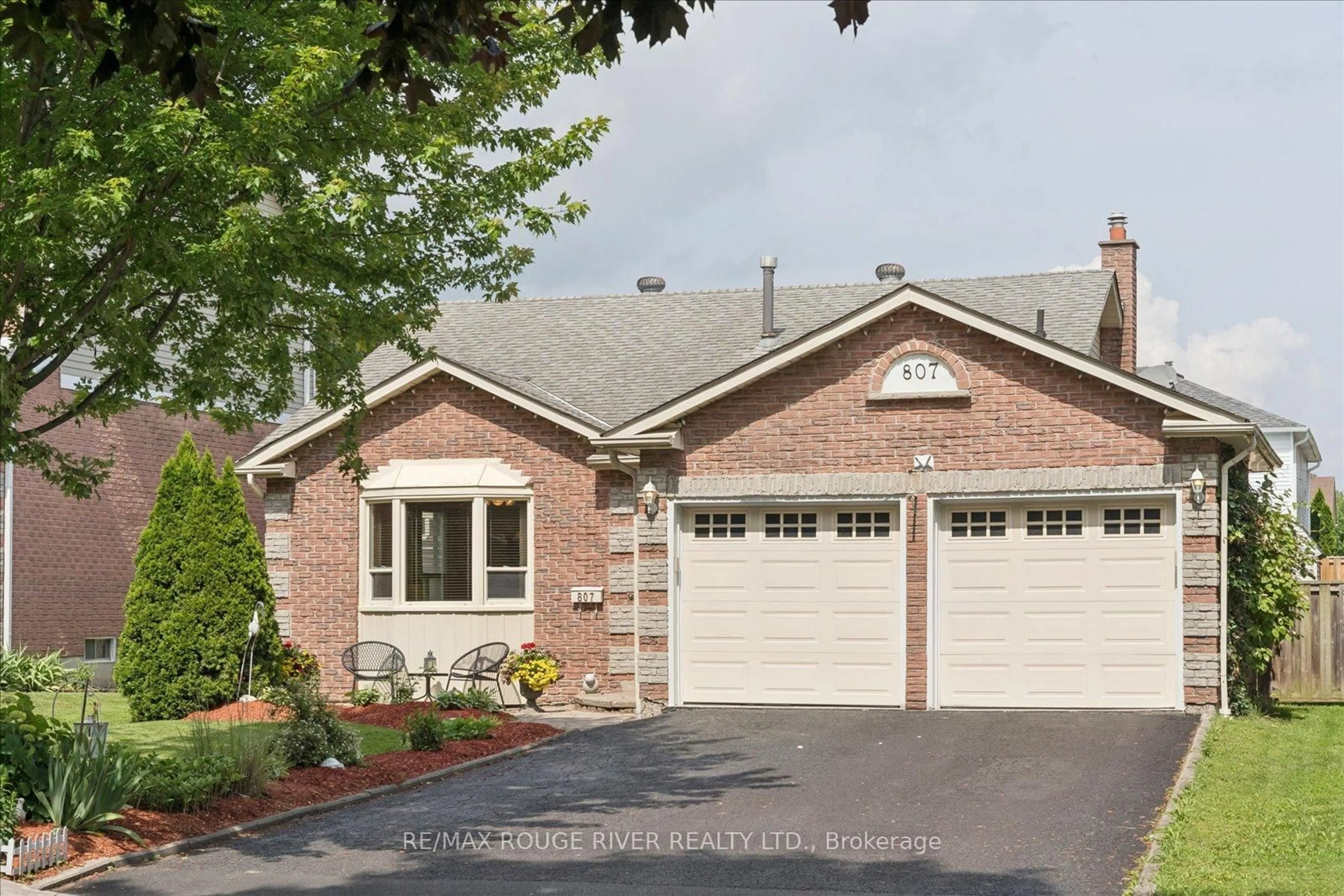 Home with brick exterior material, street for 807 Red Maple Crt, Whitby Ontario L1N 7V7