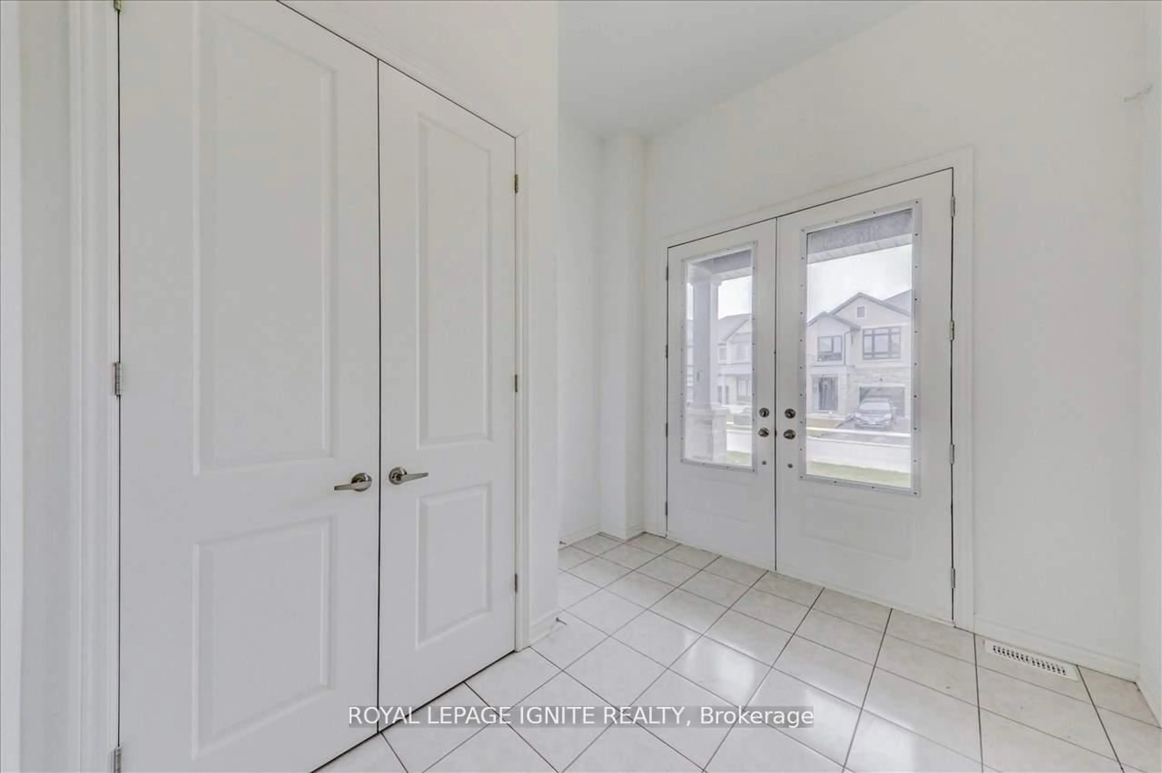 Indoor entryway for 96 Closson Dr, Whitby Ontario L1P 0M8
