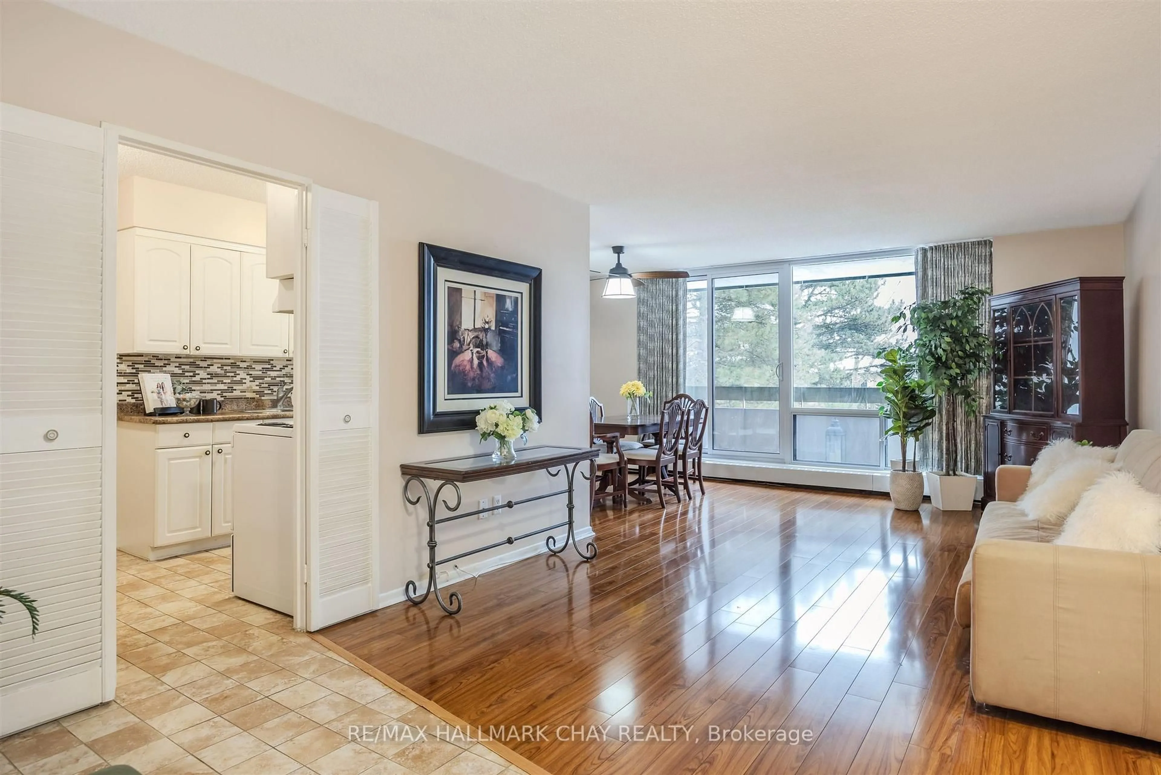 Indoor entryway for 1210 Radom St #208, Pickering Ontario L1W 2Z3