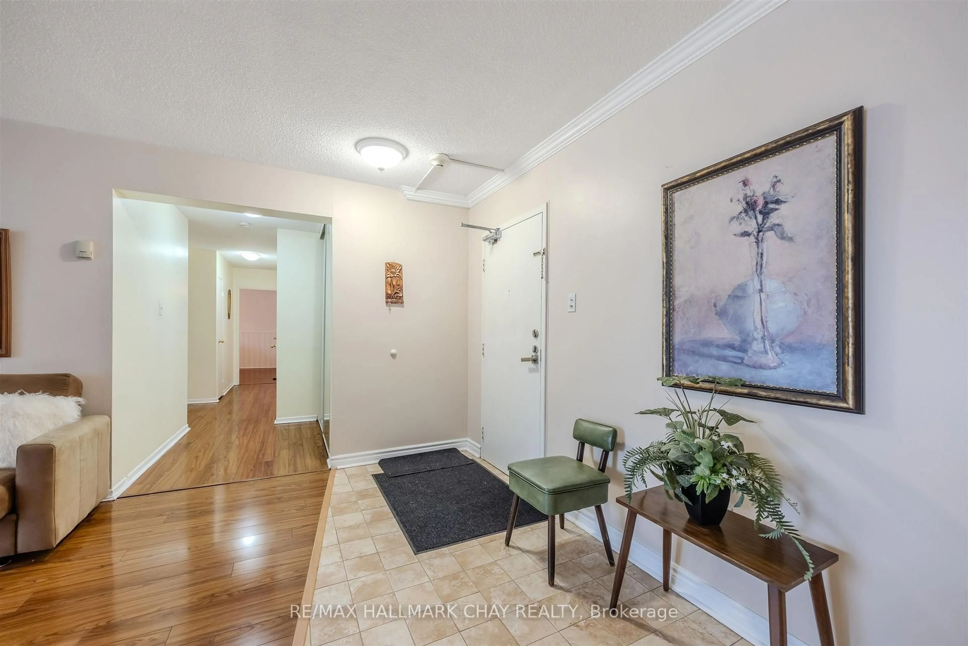 Indoor entryway for 1210 Radom St #208, Pickering Ontario L1W 2Z3