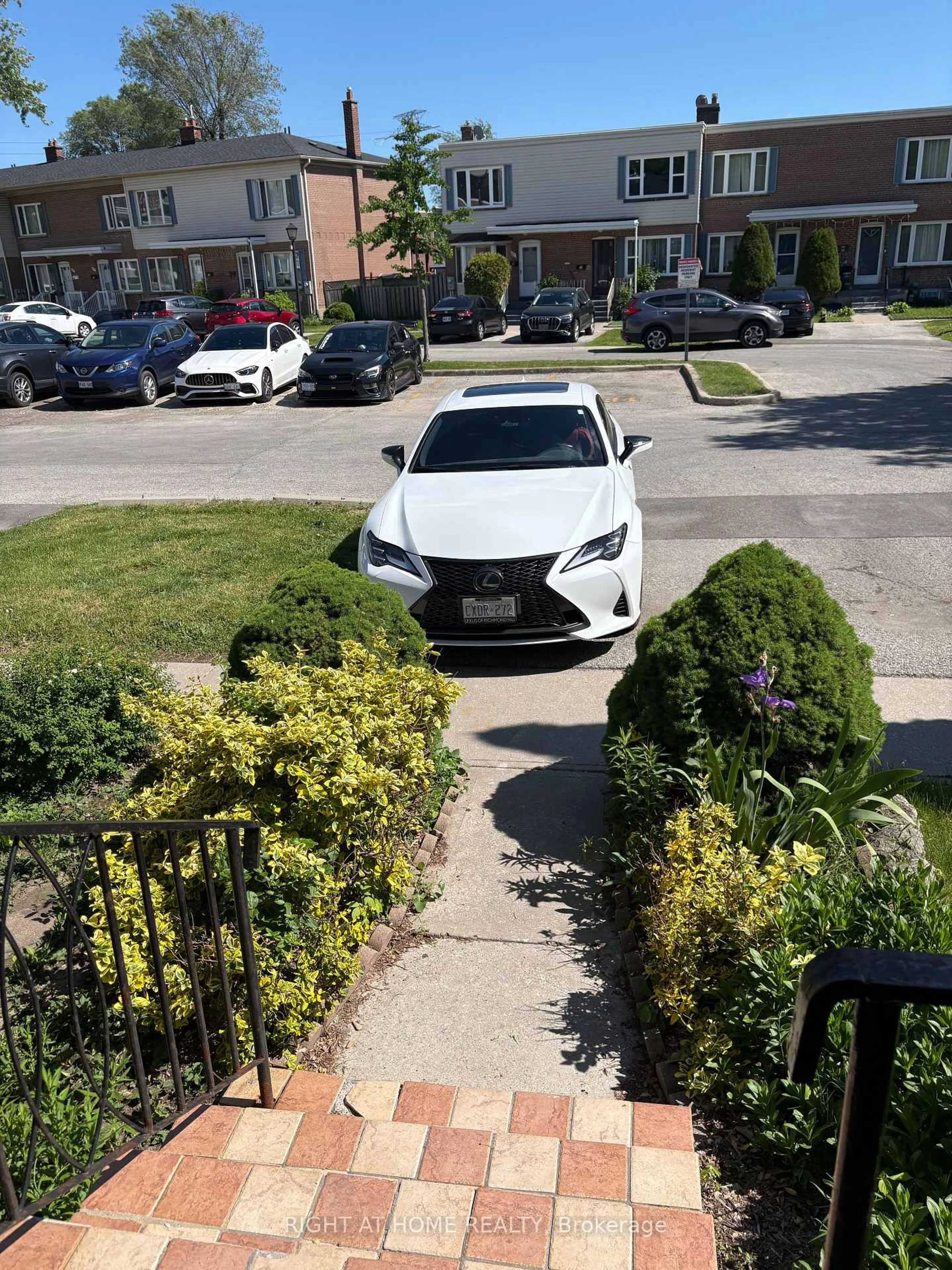 A pic from outside/outdoor area/front of a property/back of a property/a pic from drone, street for 740 KENNEDY Rd #49, Toronto Ontario M1K 2C5