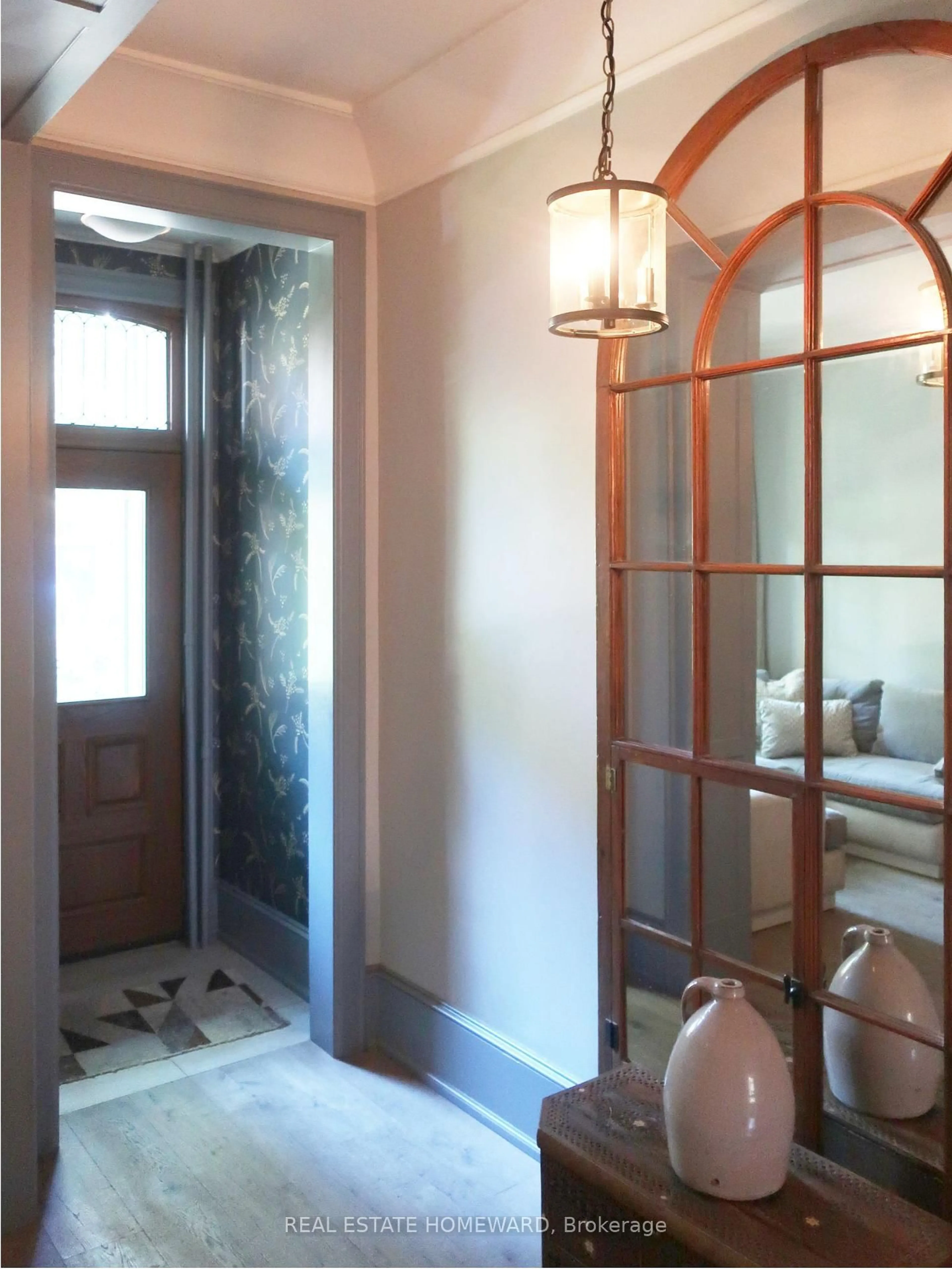Indoor entryway for 45 Grant St, Toronto Ontario M4M 2H6