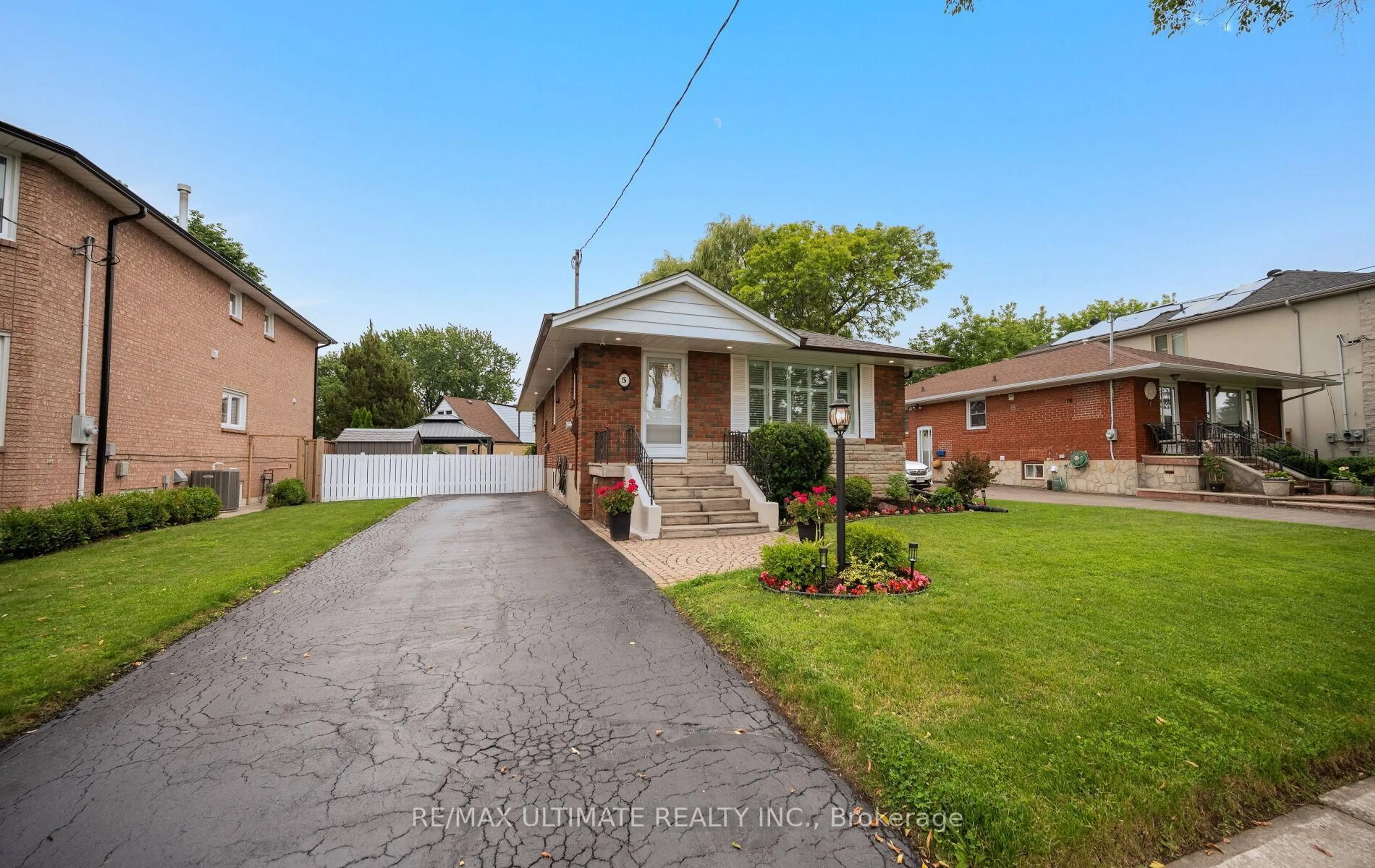 Home with brick exterior material, street for 5 Mendip Cres, Toronto Ontario M1P 1Y3