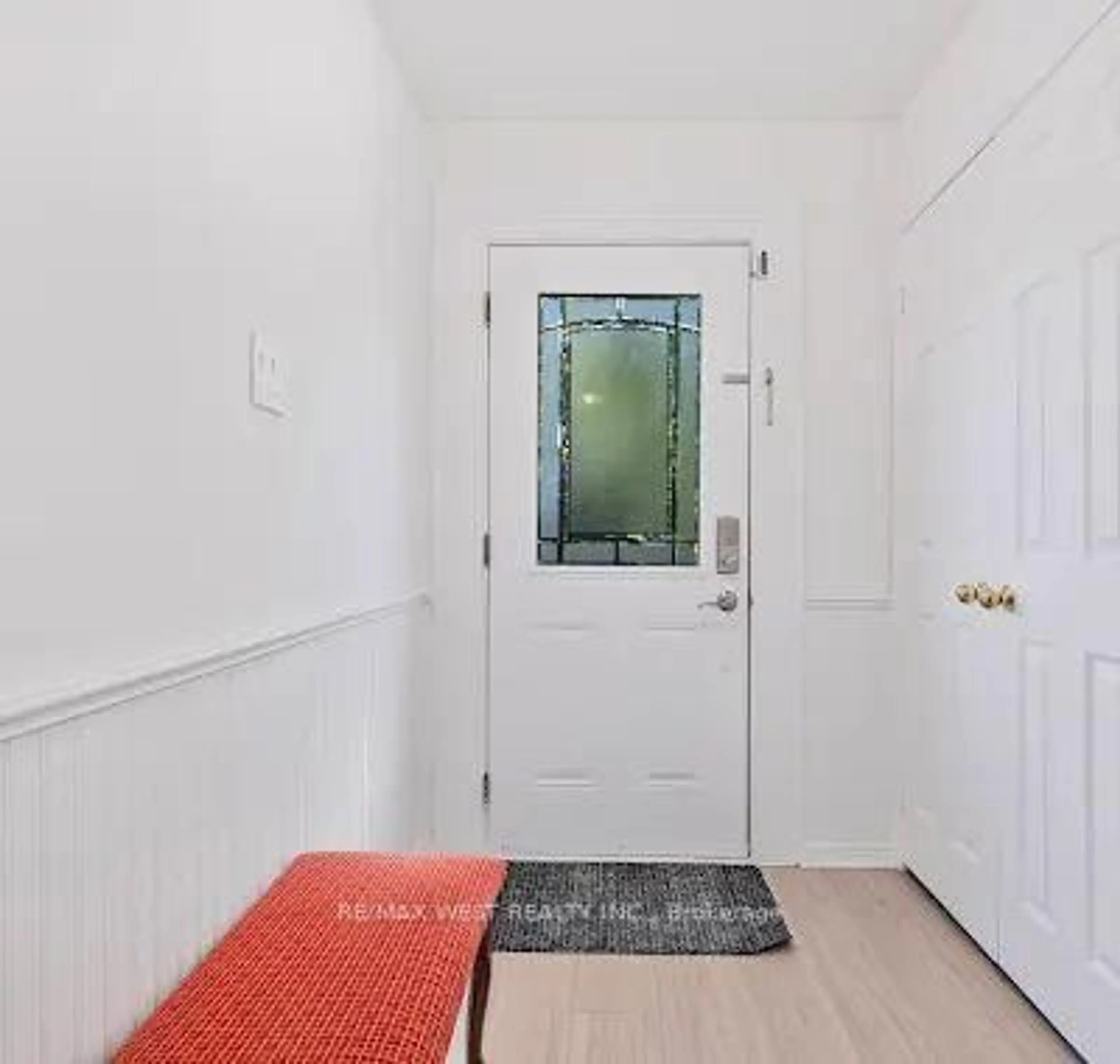 Indoor entryway for 1457 Anton Sq, Pickering Ontario L1V 5S5